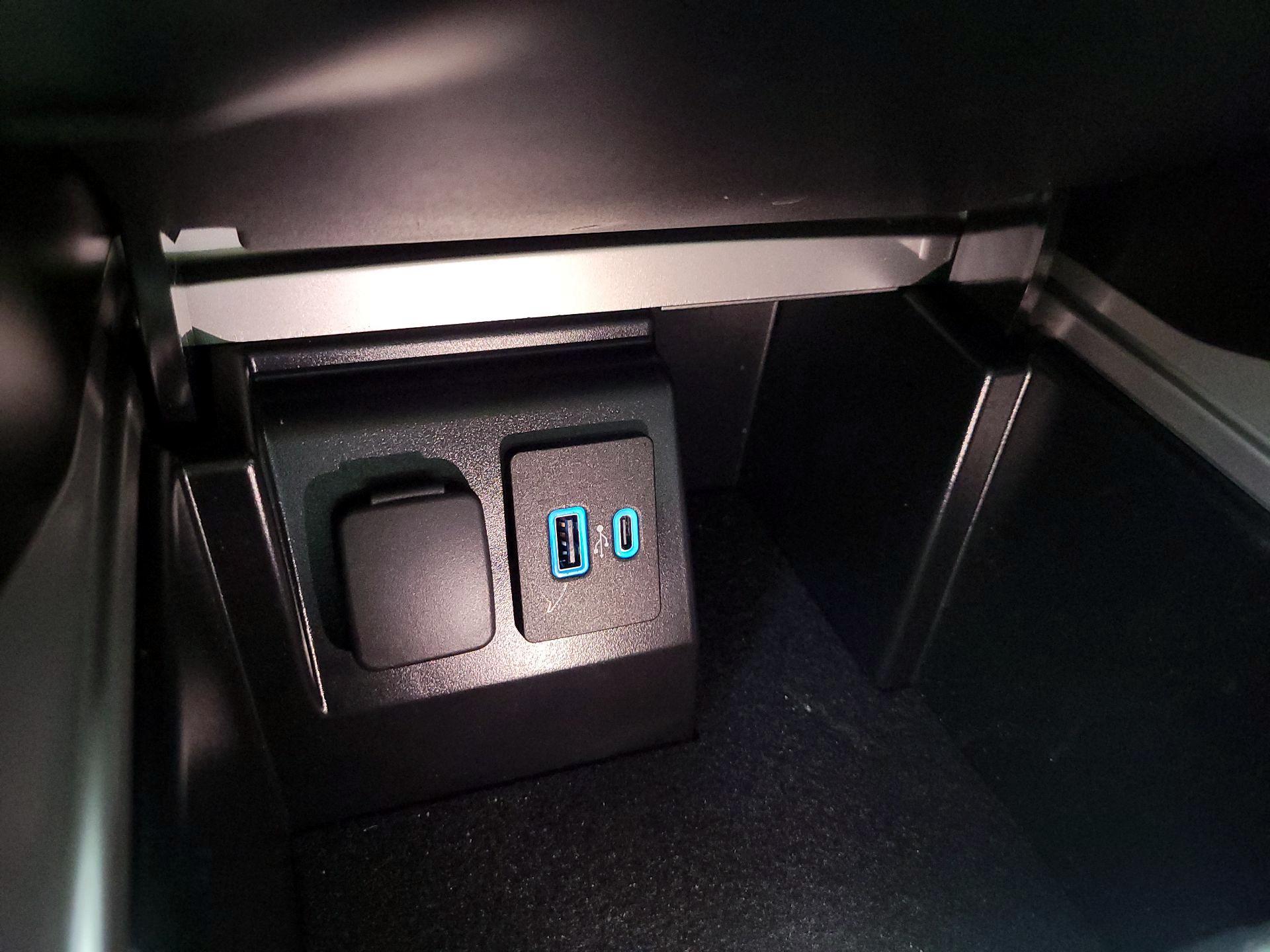 Thumbnail: 2022 Ford Explorer - 19