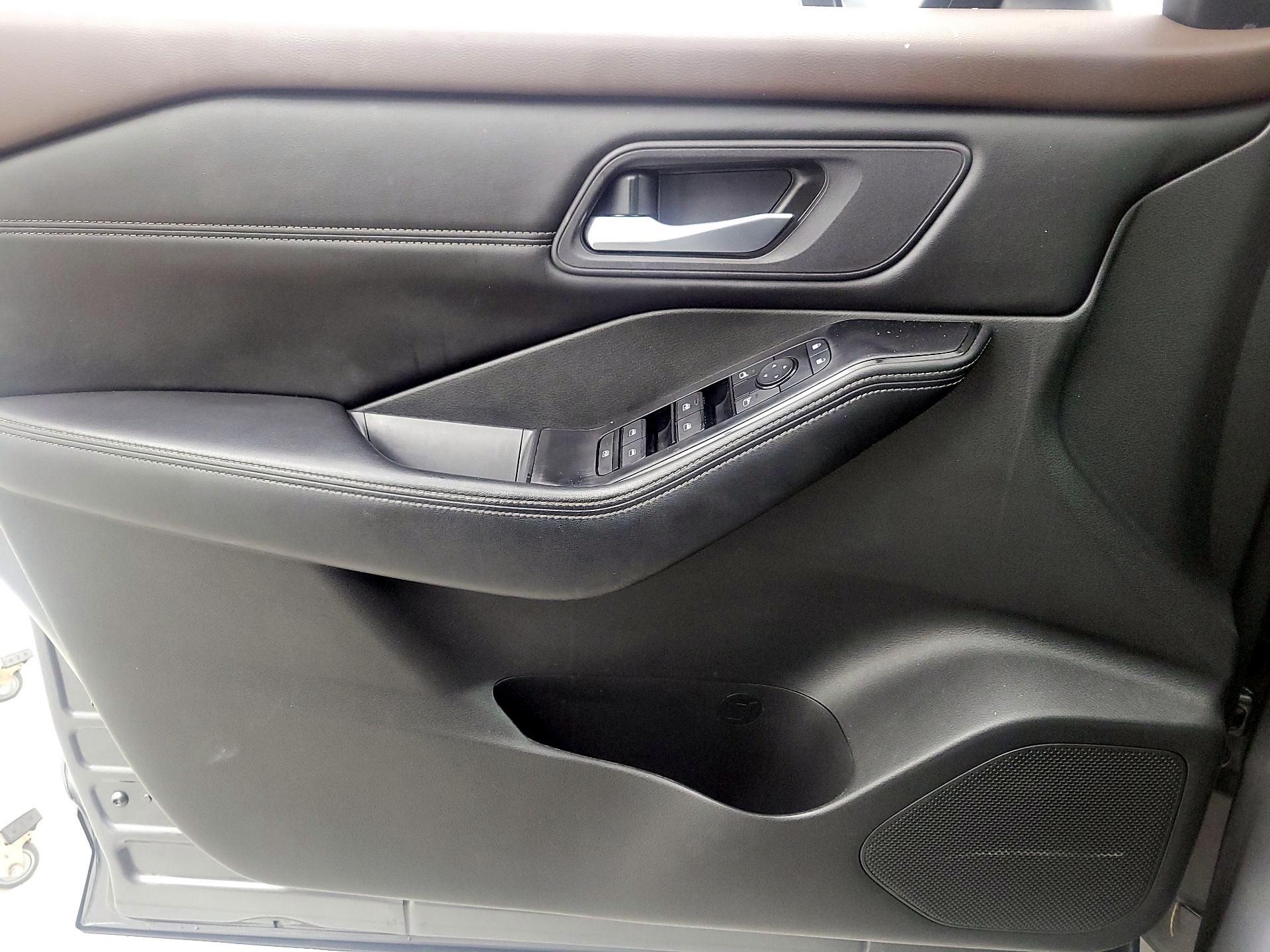 Thumbnail: 2023 Nissan Rogue - 12