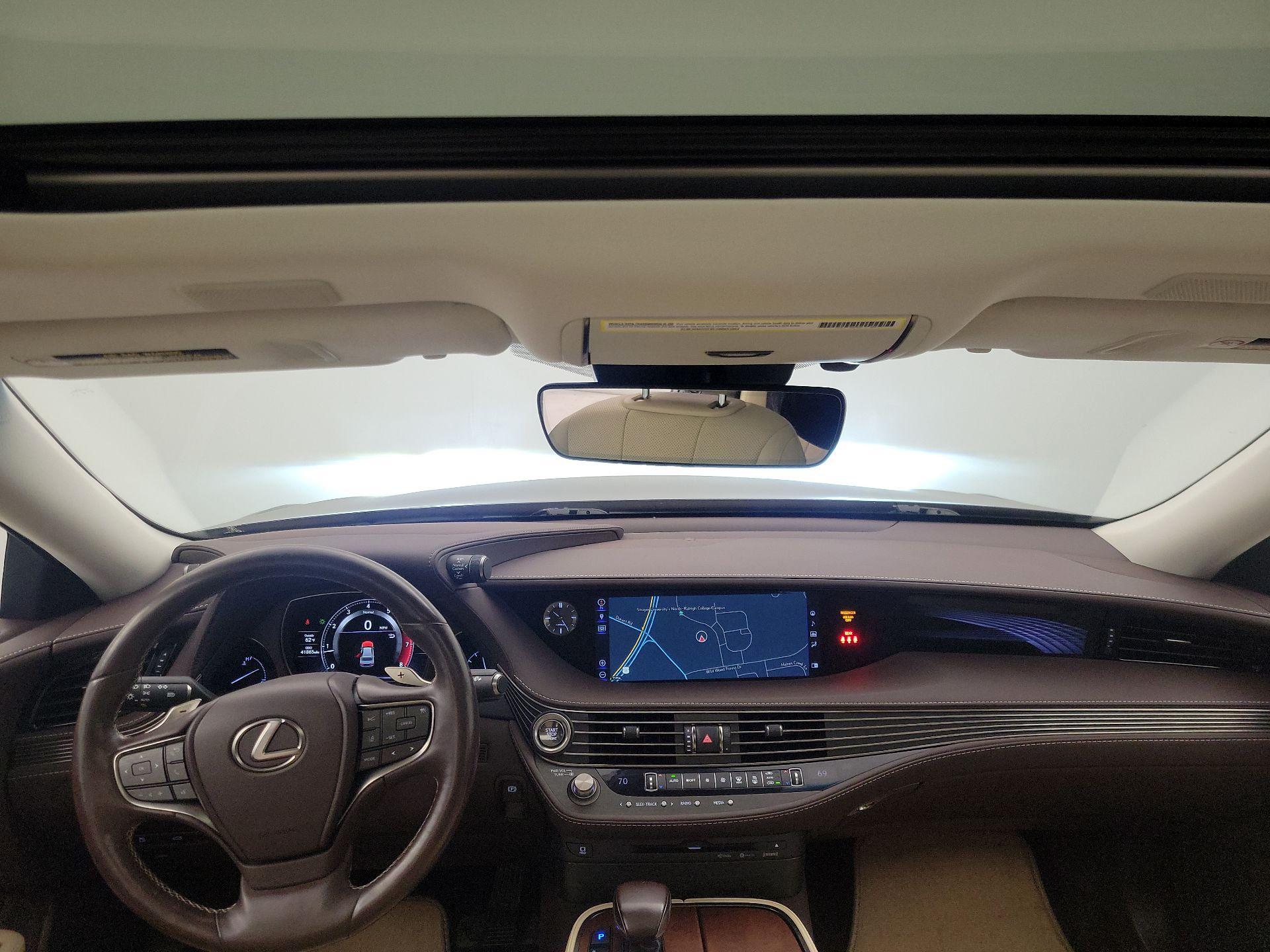 Thumbnail: 2020 Lexus LS - 9