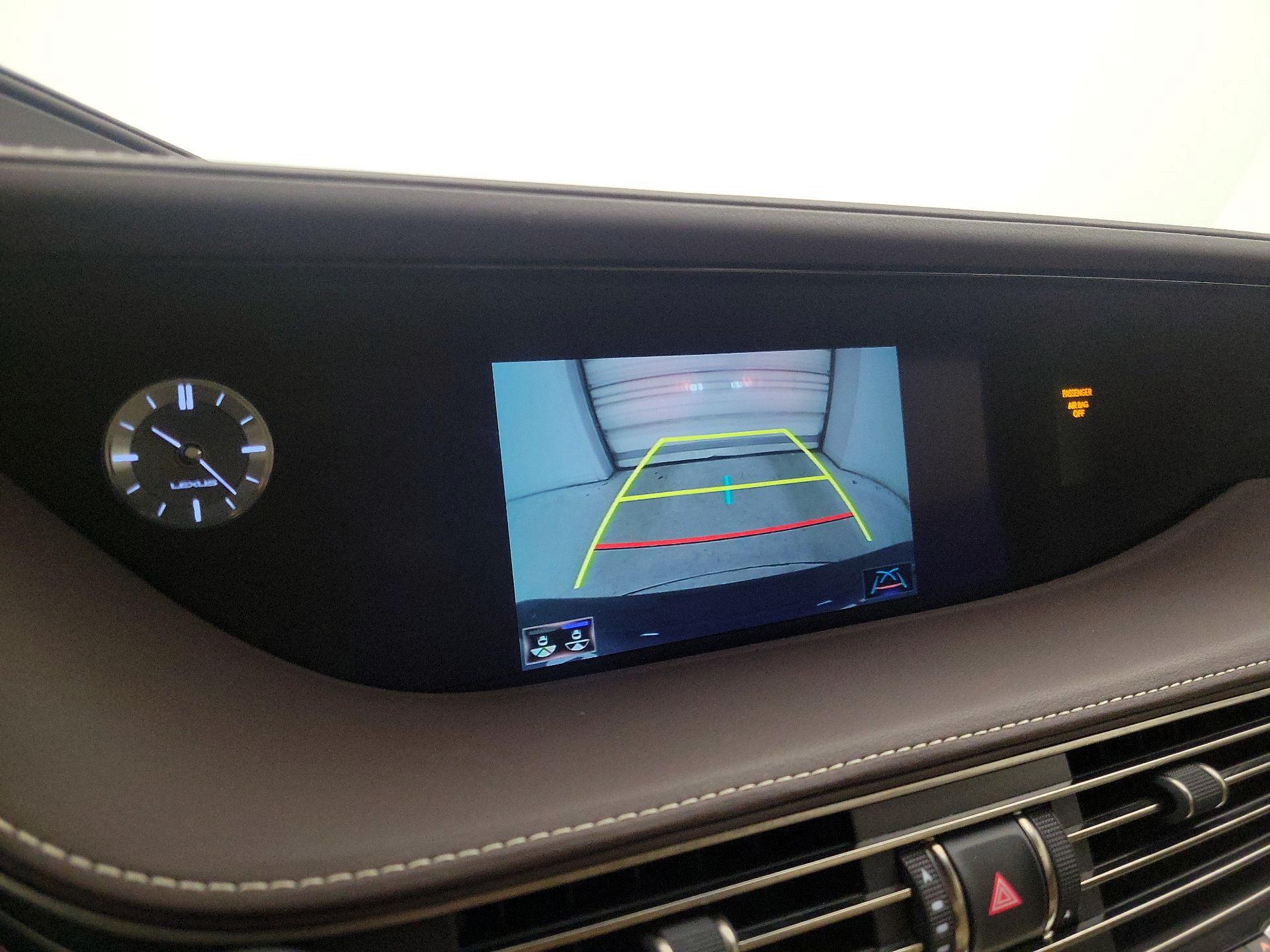 Thumbnail: 2020 Lexus LS - 15