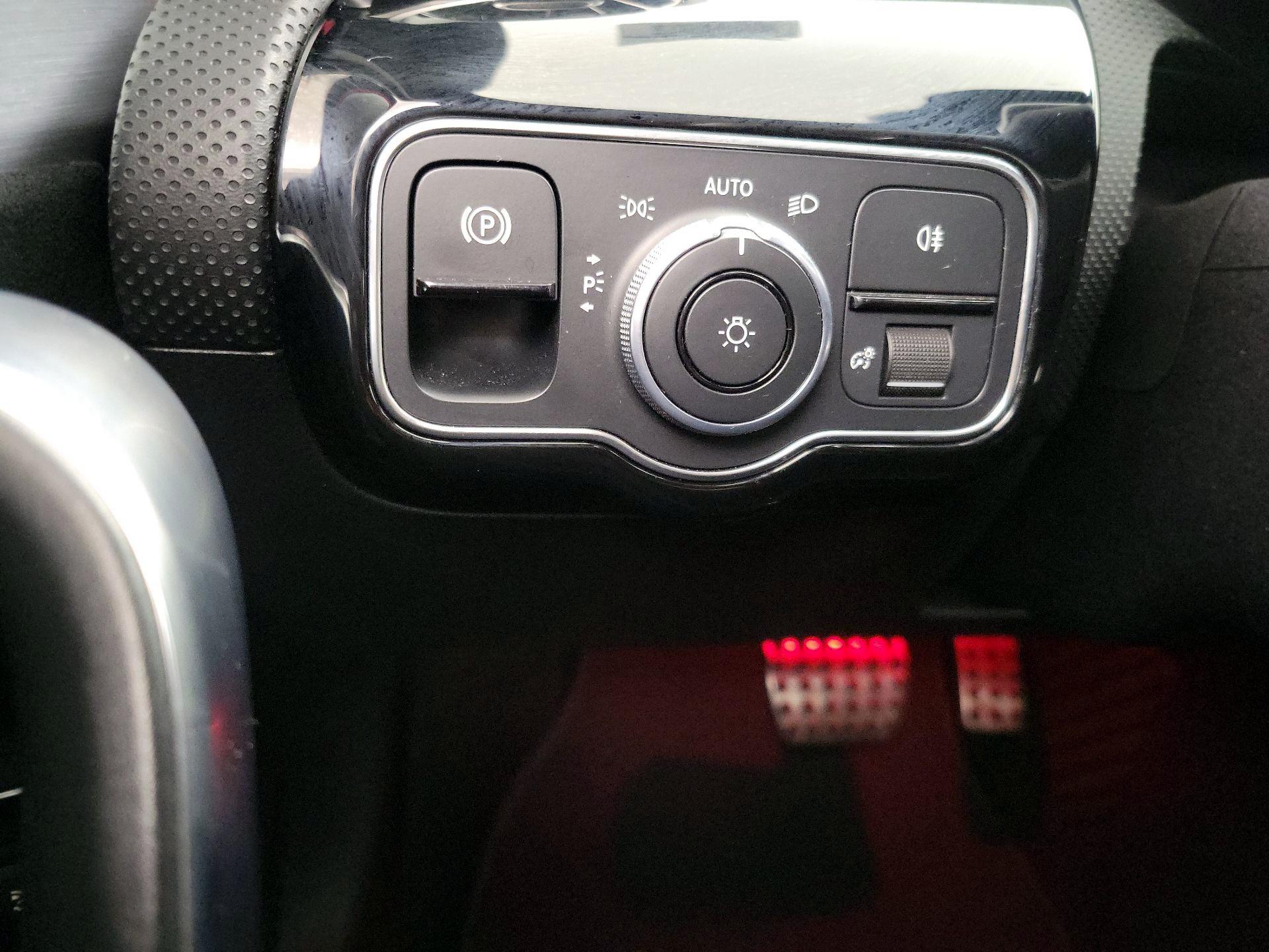 Thumbnail: 2021 Mercedes-Benz A-Class - 13