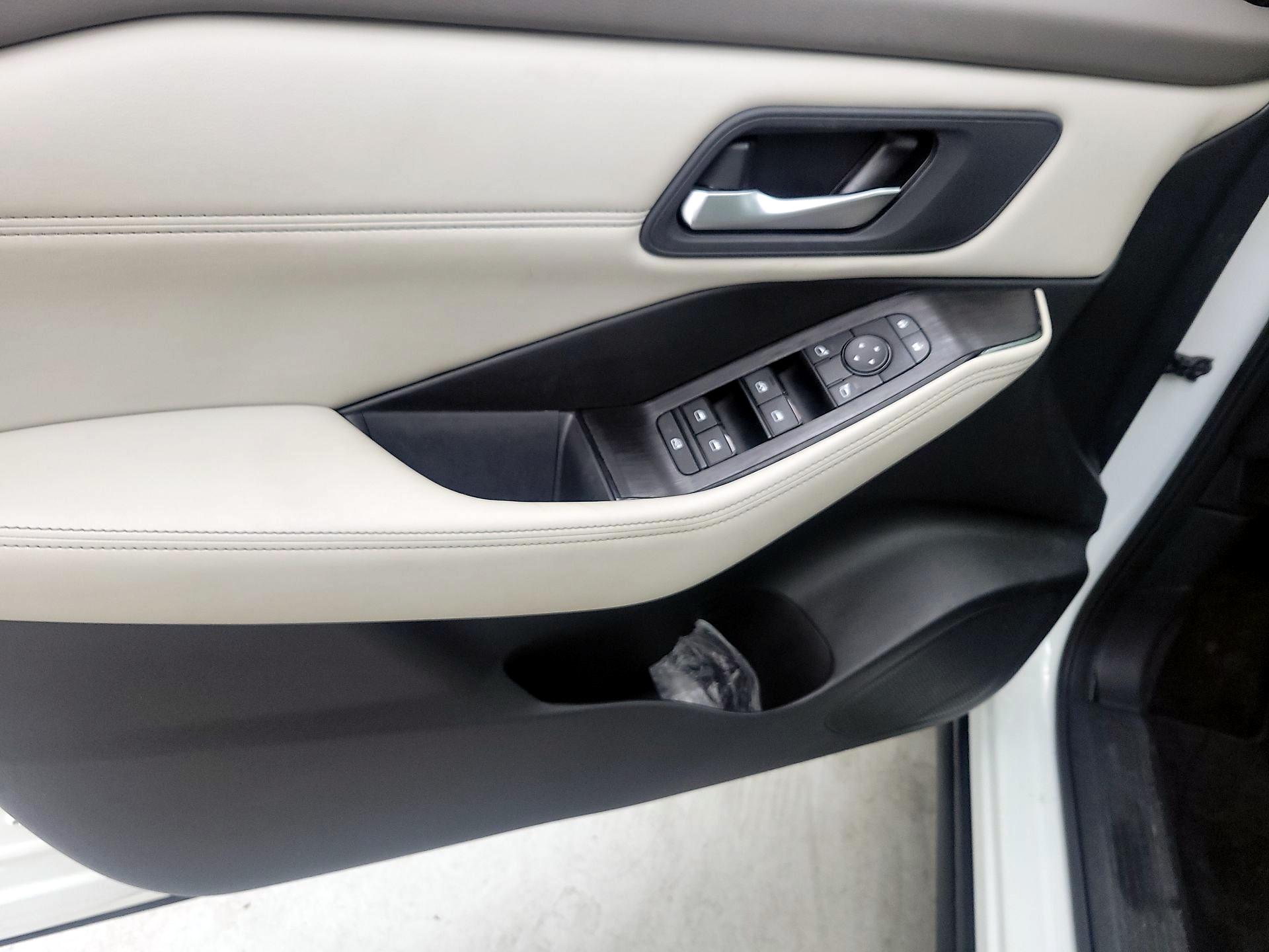 Thumbnail: 2022 Nissan Rogue - 12