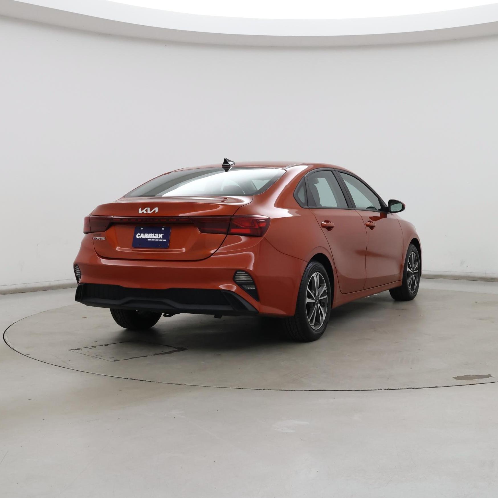 Thumbnail: 2023 Kia Forte - 8