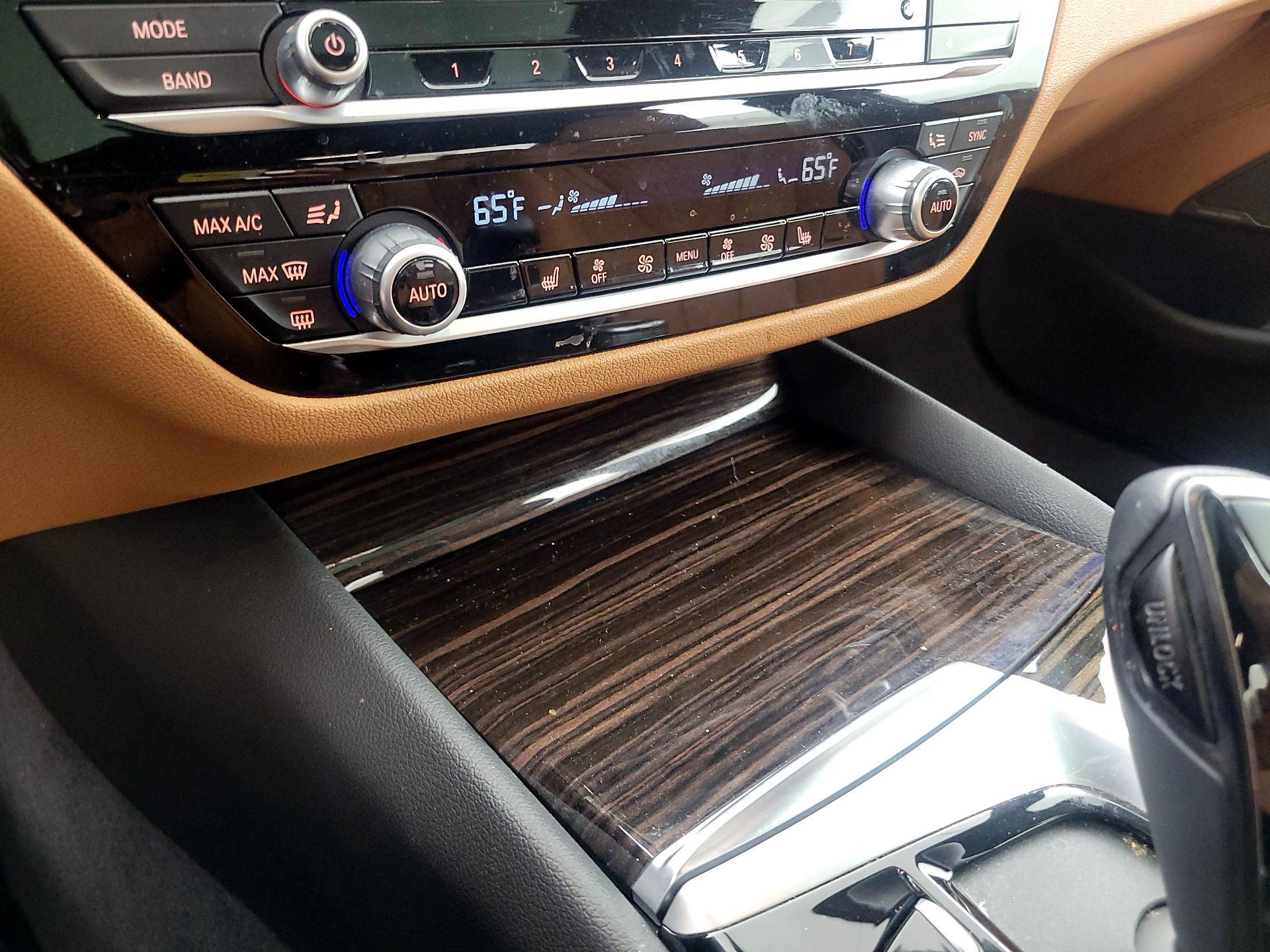 Thumbnail: 2023 BMW 5 Series - 17