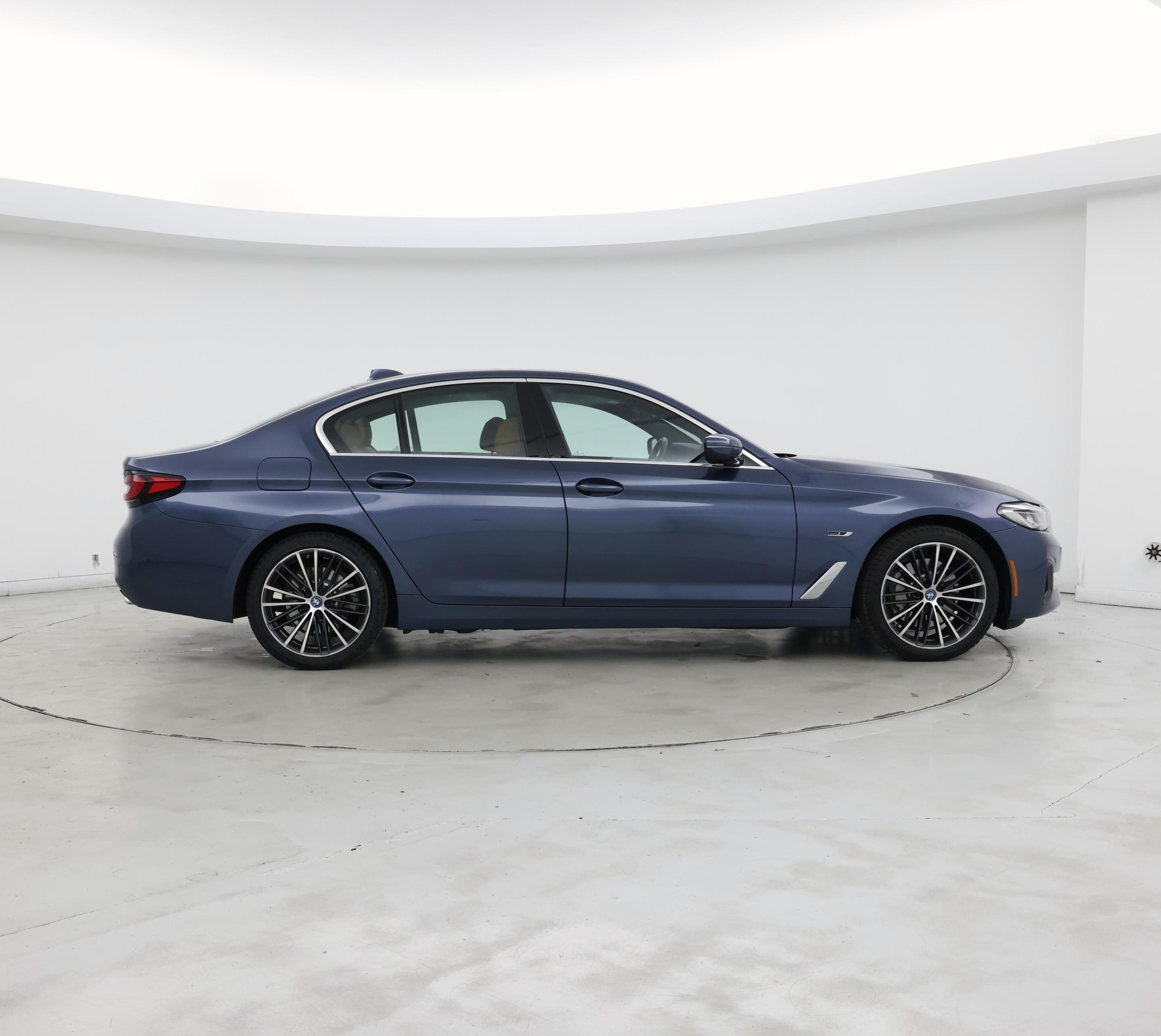 Thumbnail: 2023 BMW 5 Series - 7
