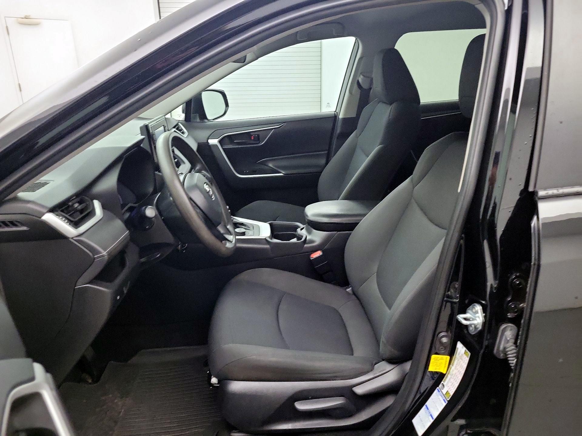 Thumbnail: 2021 Toyota RAV4 - 9