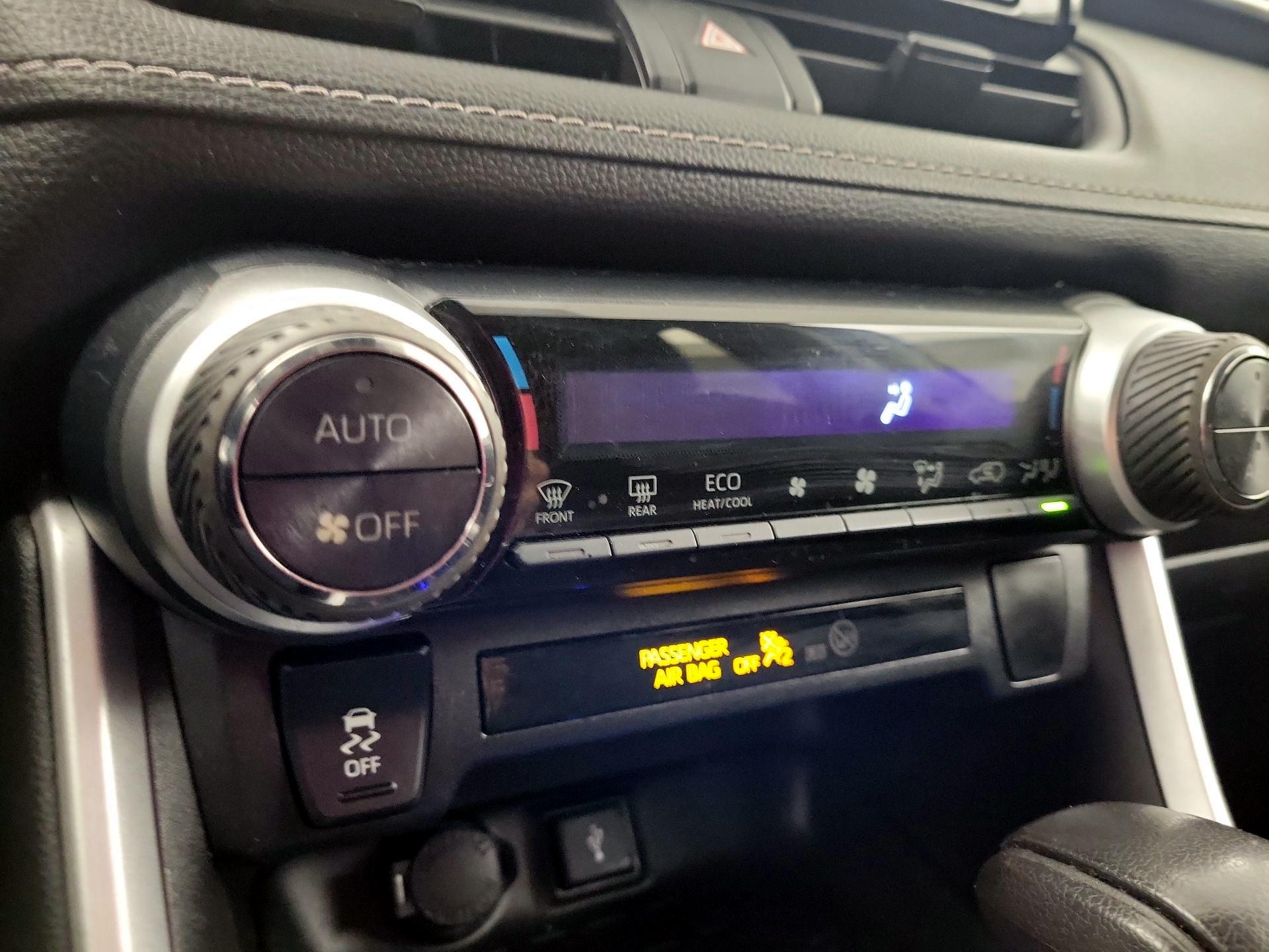 Thumbnail: 2021 Toyota RAV4 - 14