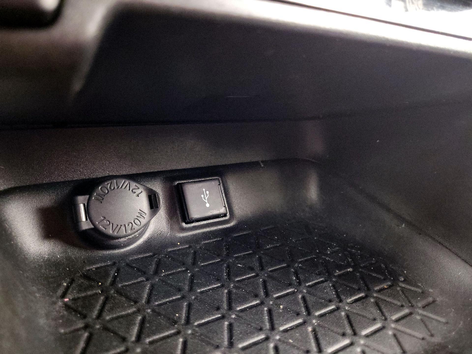 Thumbnail: 2021 Toyota RAV4 - 16