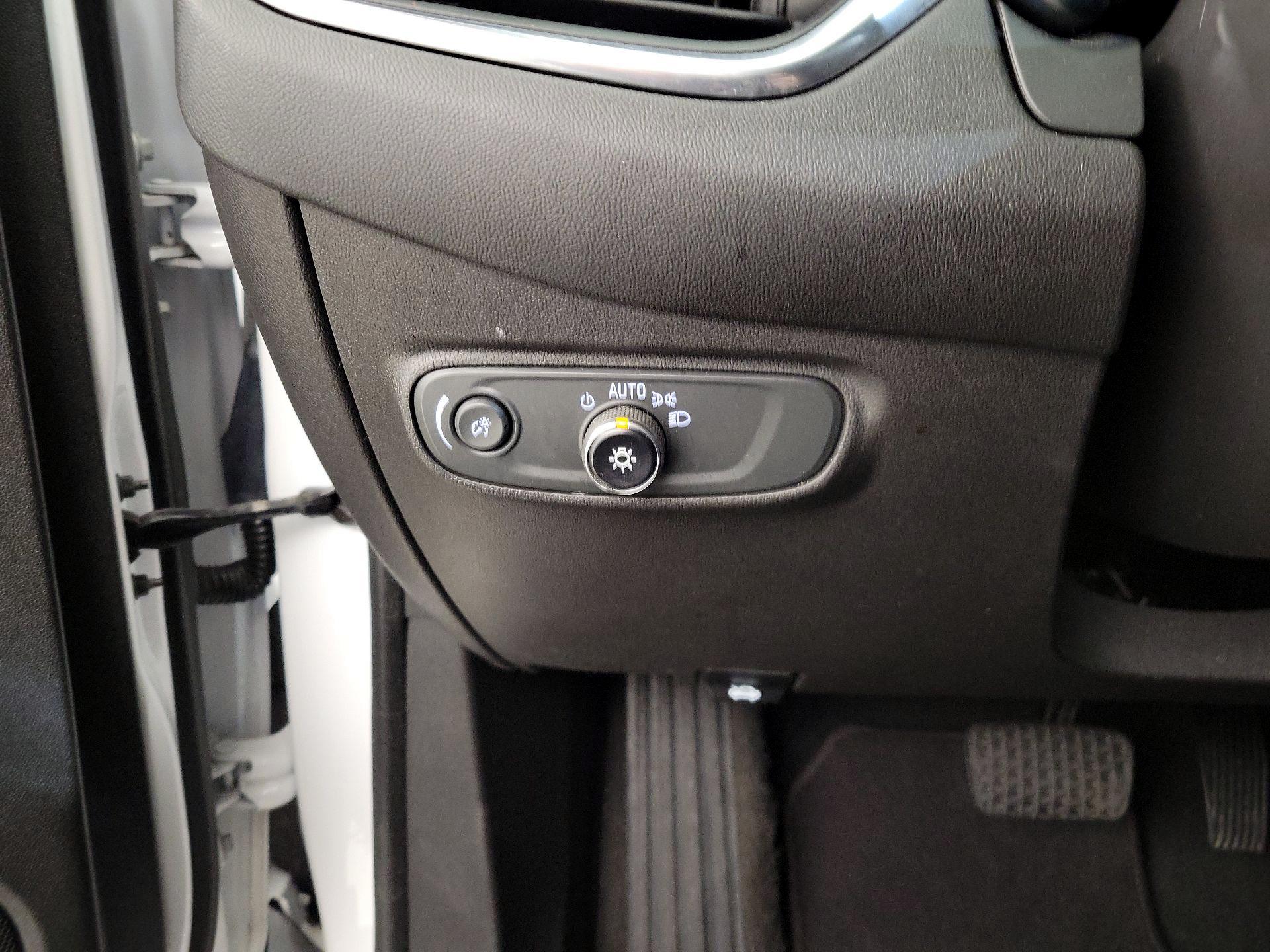 Thumbnail: 2022 Chevrolet Equinox - 13