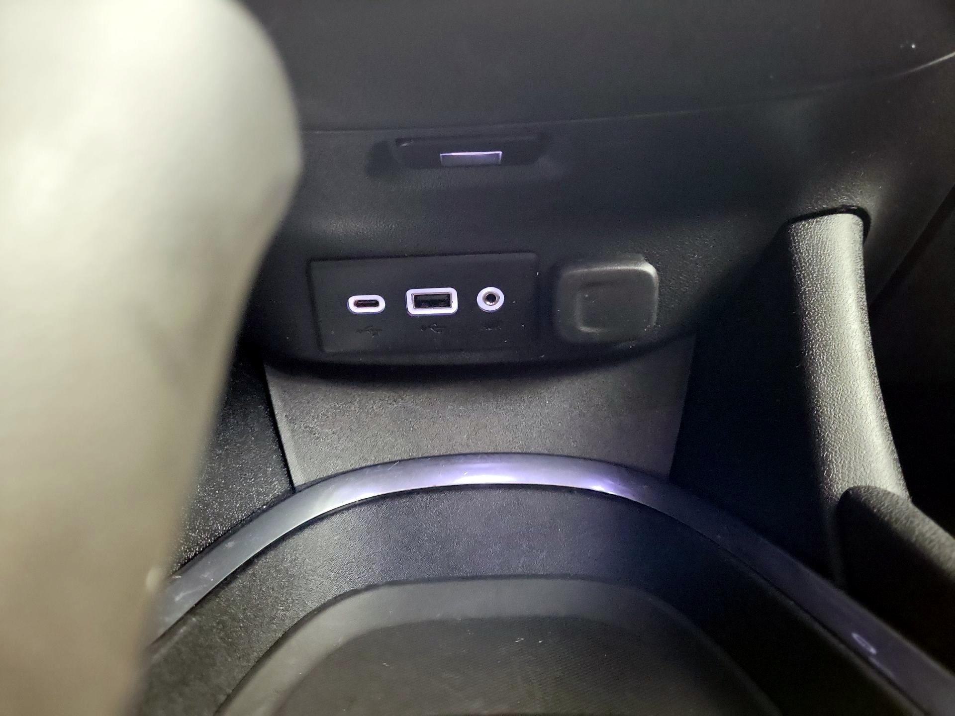 Thumbnail: 2020 Chevrolet Malibu - 16