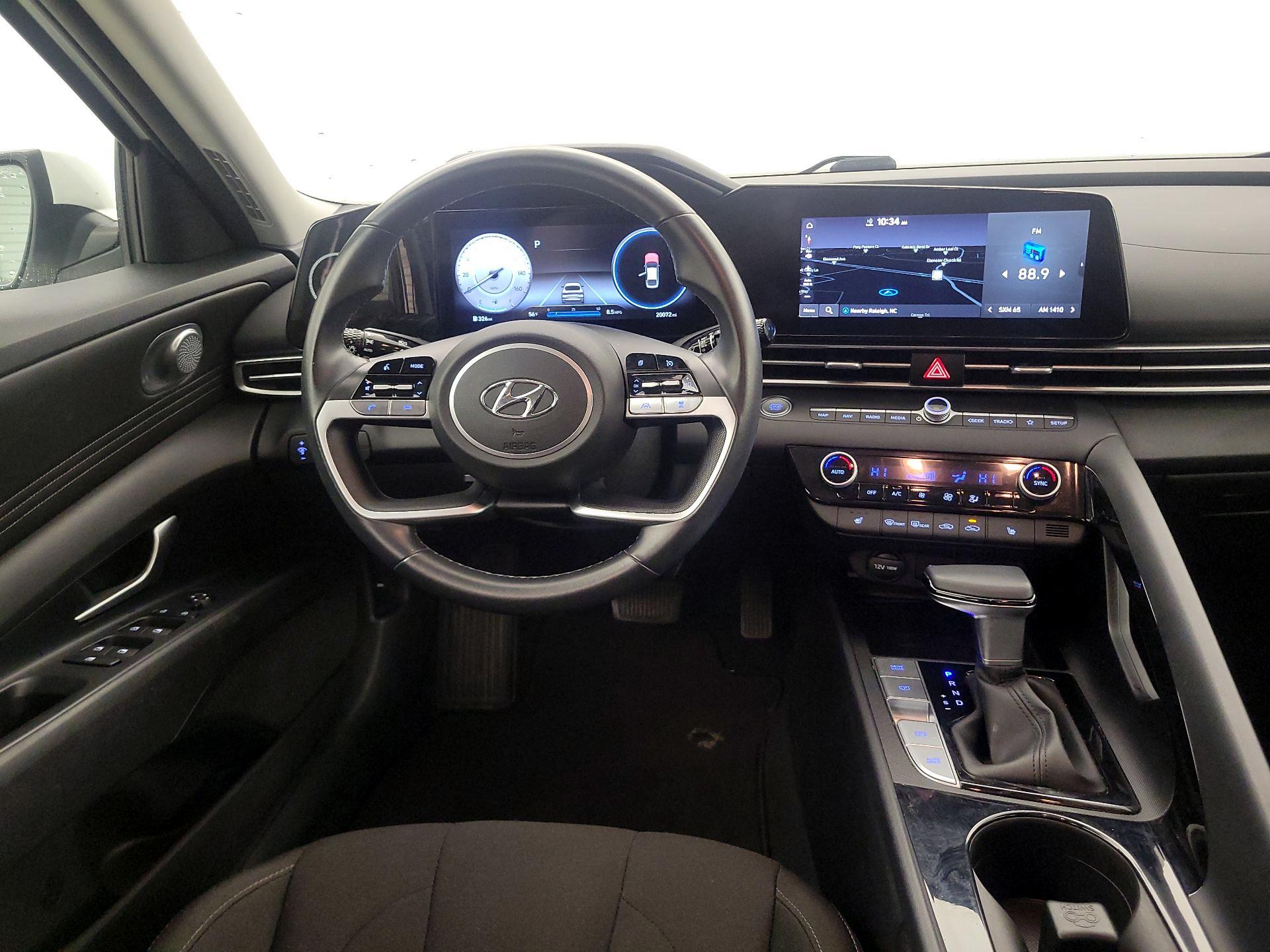 Thumbnail: 2023 Hyundai Elantra - 10