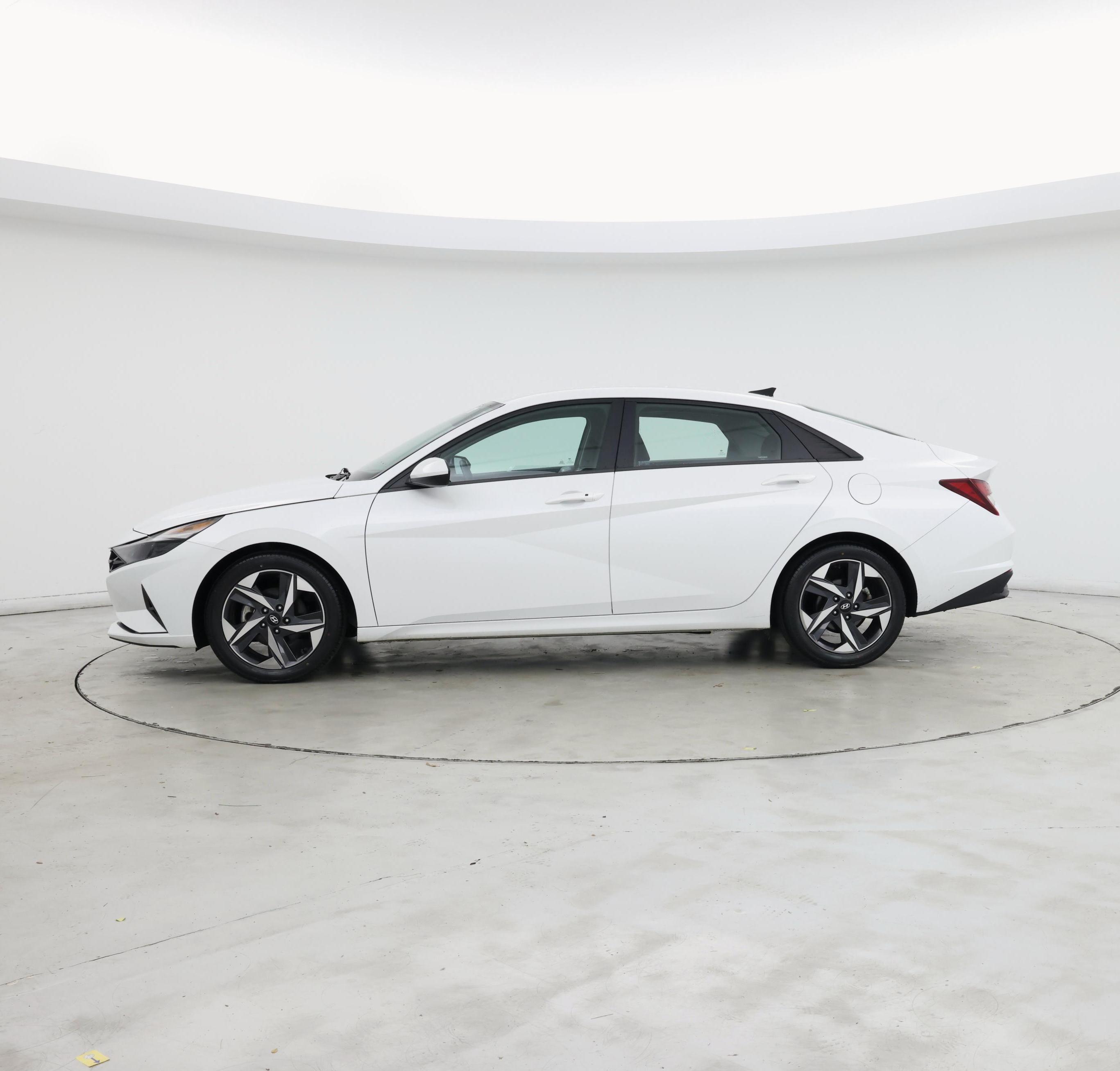 Thumbnail: 2023 Hyundai Elantra - 3