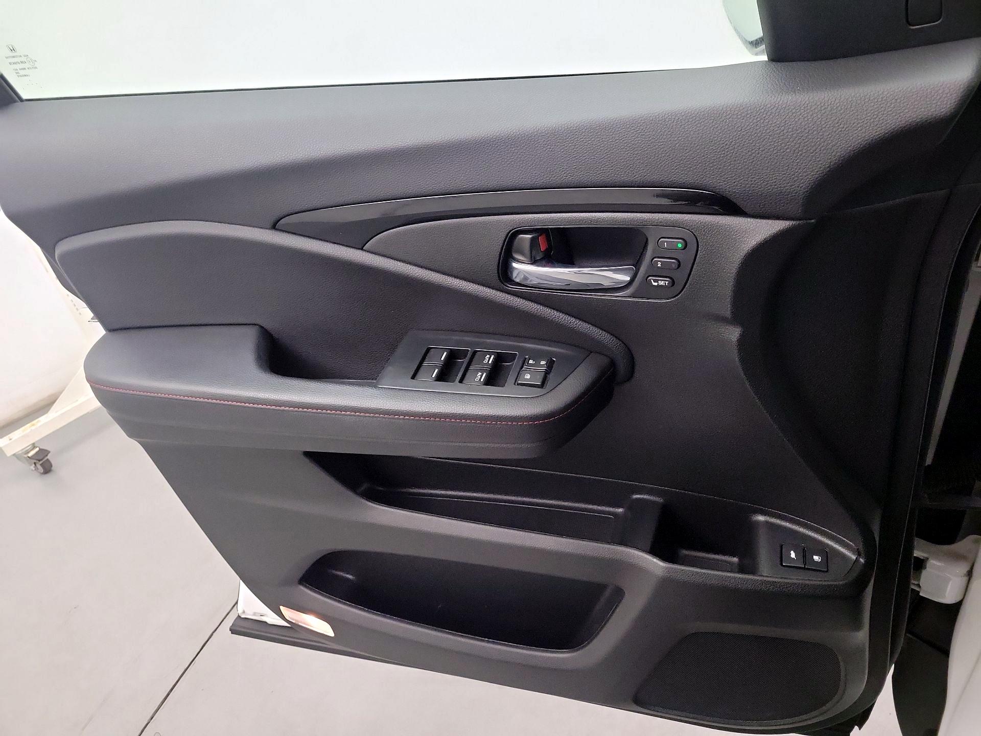 Thumbnail: 2022 Honda Pilot - 10