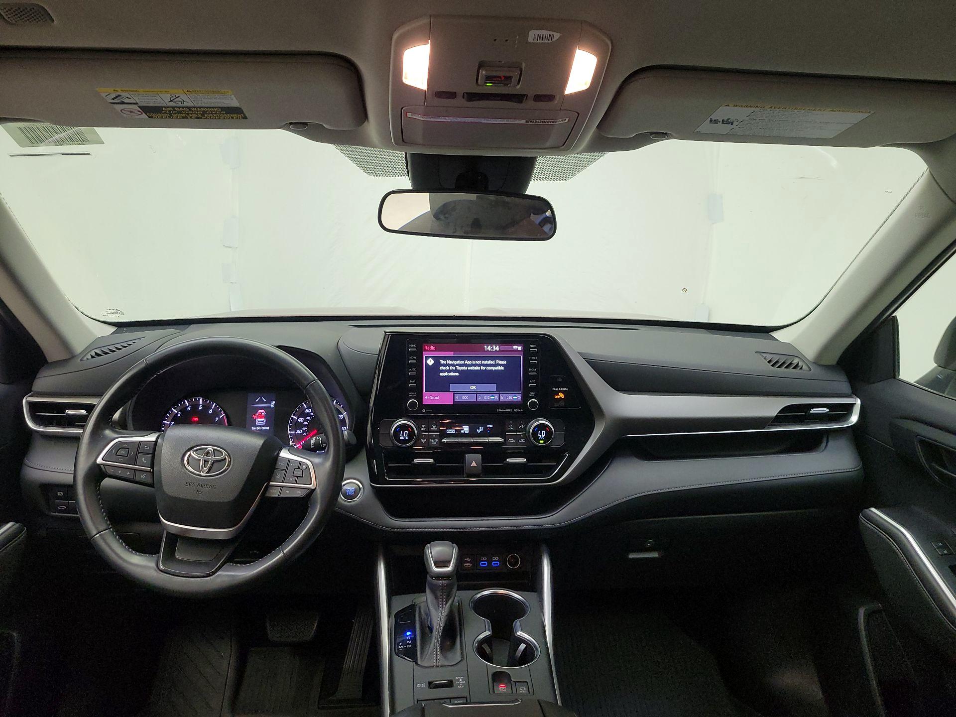 Thumbnail: 2022 Toyota Highlander - 9