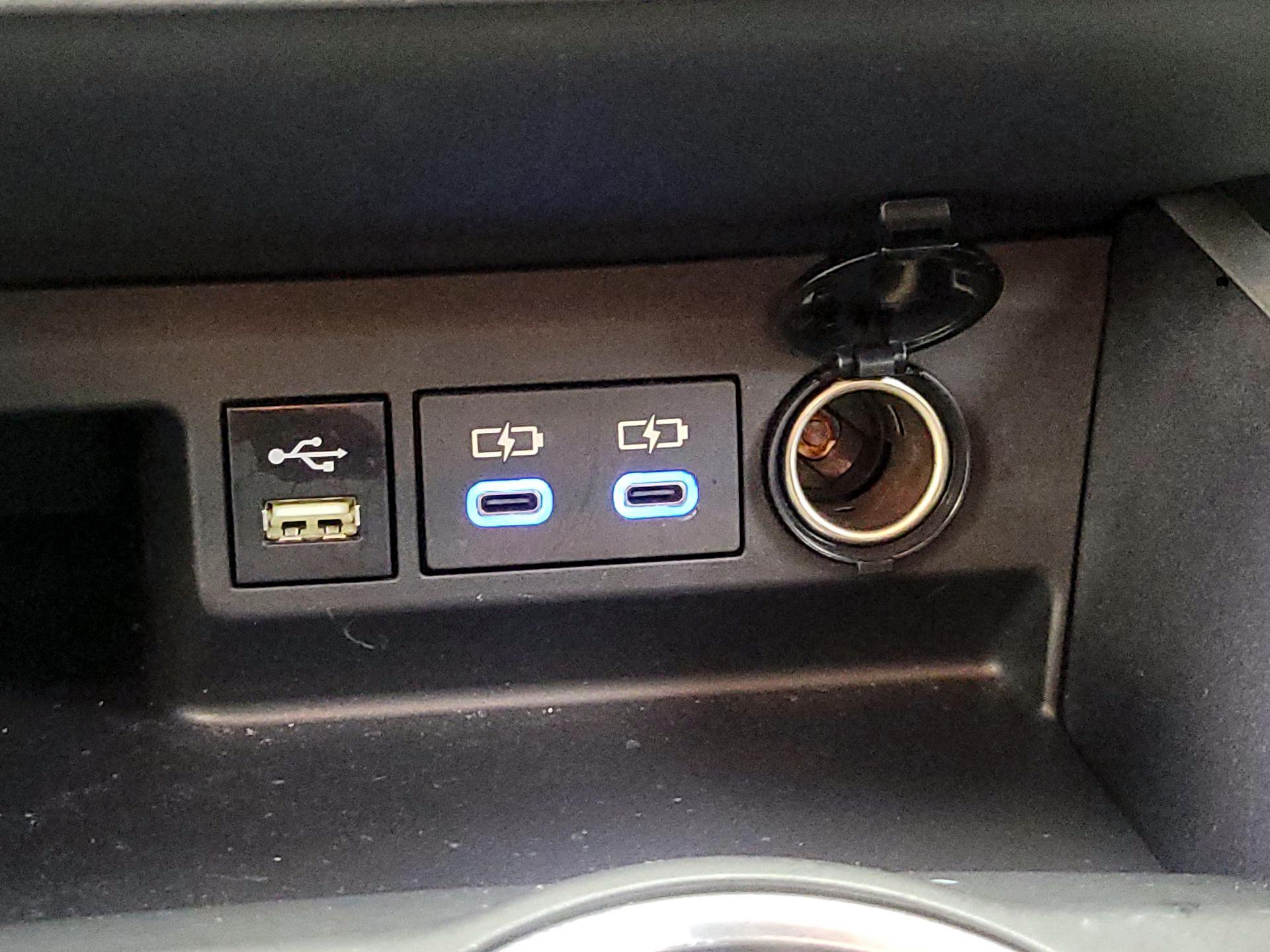 Thumbnail: 2022 Toyota Highlander - 18