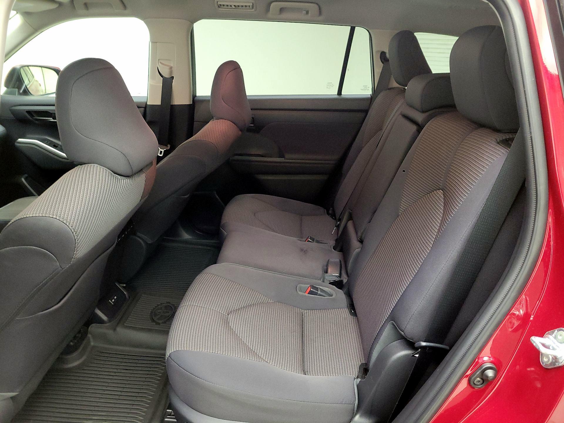 Thumbnail: 2022 Toyota Highlander - 19