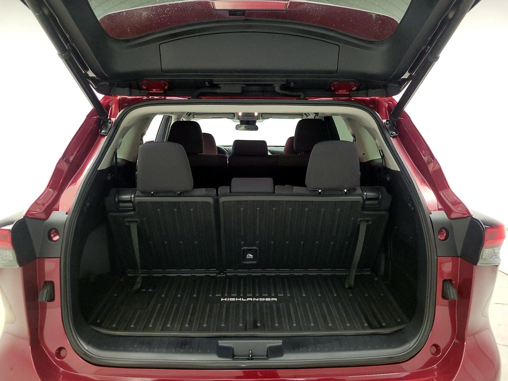 Thumbnail: 2022 Toyota Highlander - 20