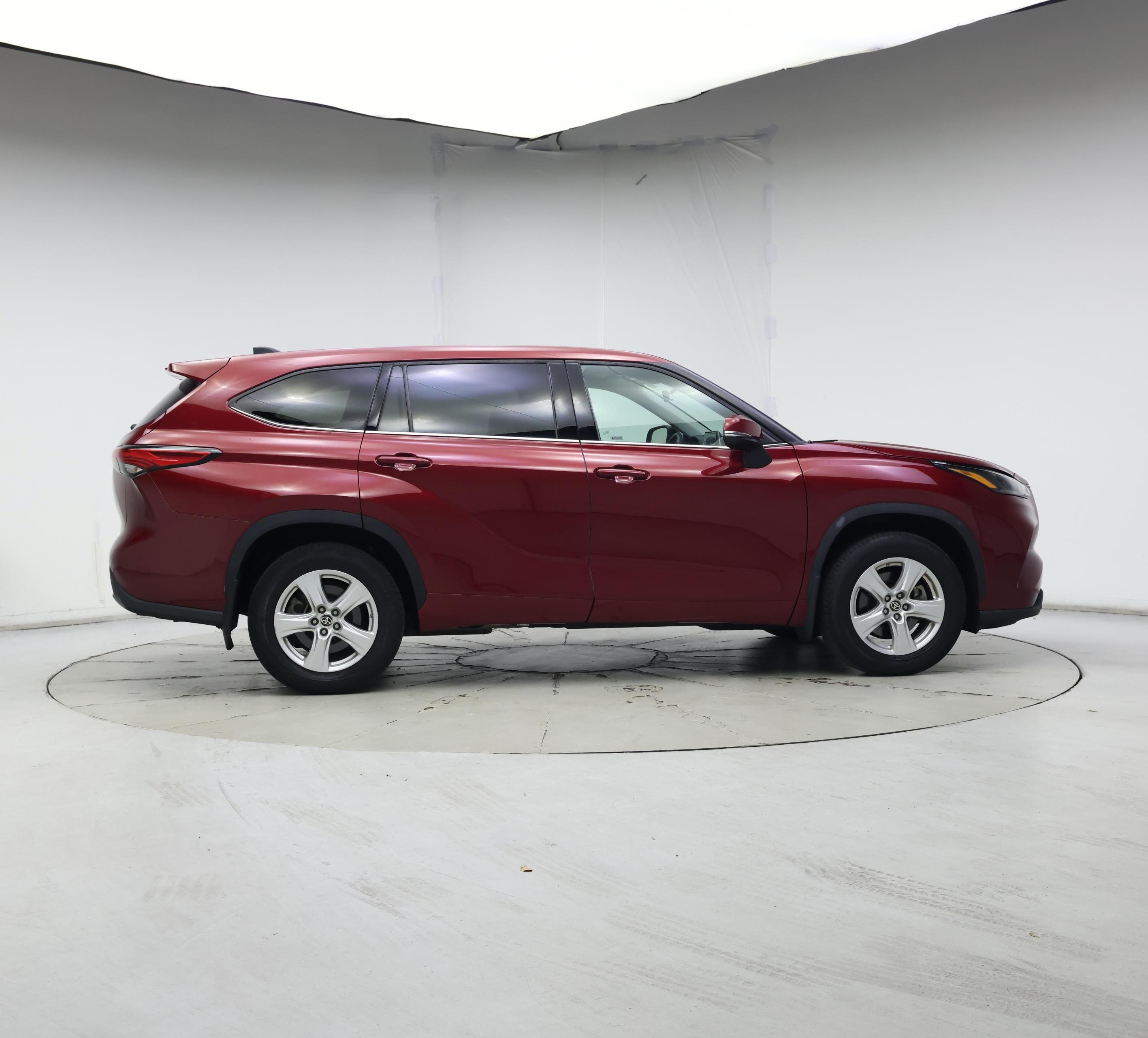 Thumbnail: 2022 Toyota Highlander - 7