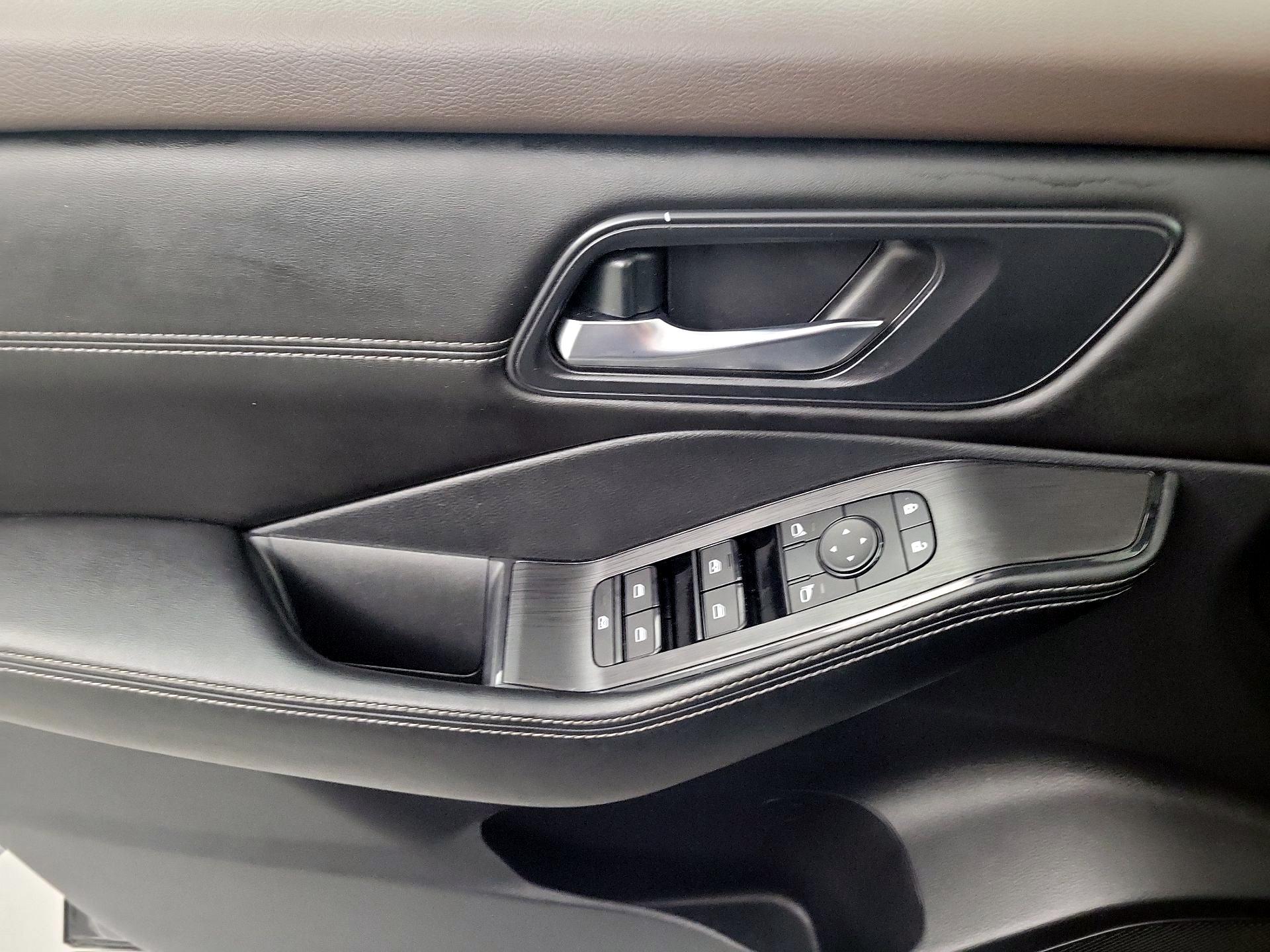 Thumbnail: 2023 Nissan Rogue - 10