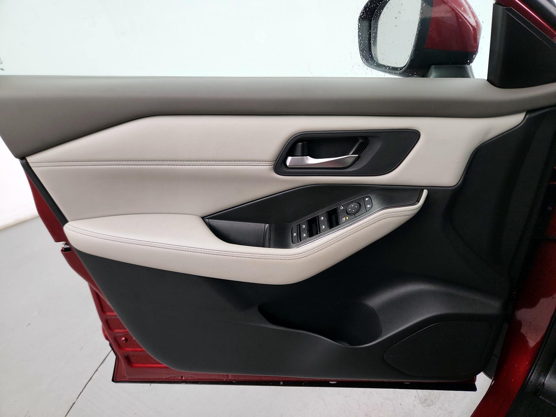 Thumbnail: 2023 Nissan Rogue - 10