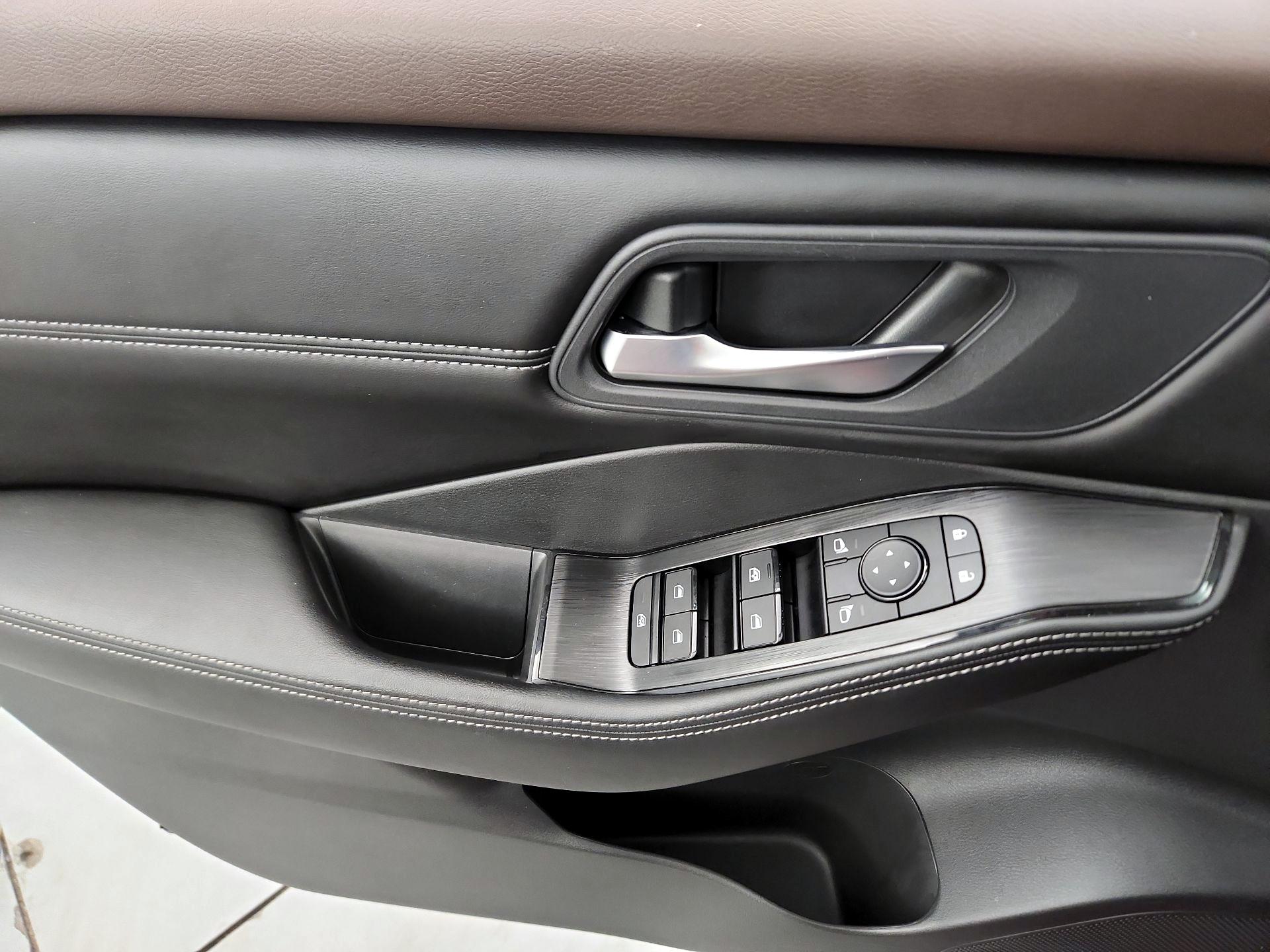 Thumbnail: 2022 Nissan Rogue - 12