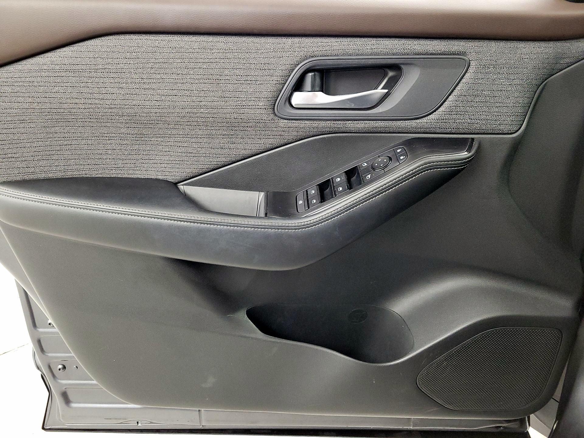 Thumbnail: 2022 Nissan Rogue - 12