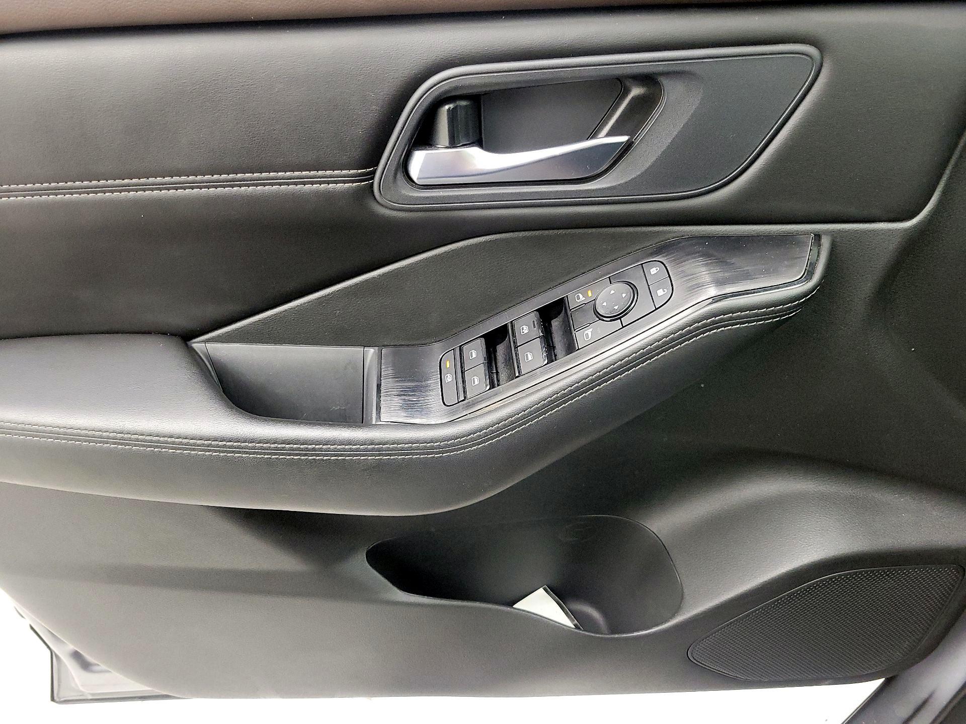 Thumbnail: 2023 Nissan Rogue - 12