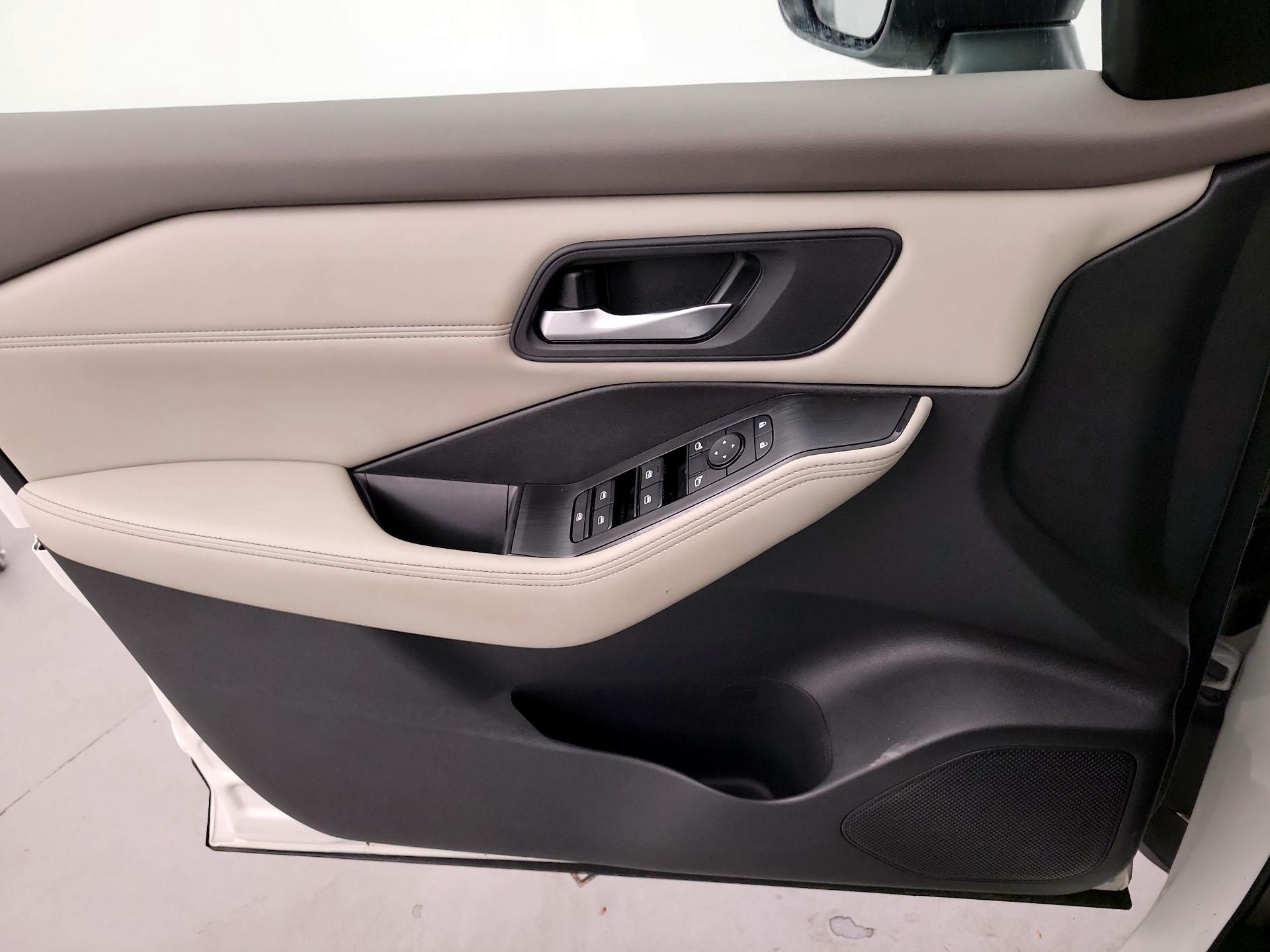 Thumbnail: 2023 Nissan Rogue - 10