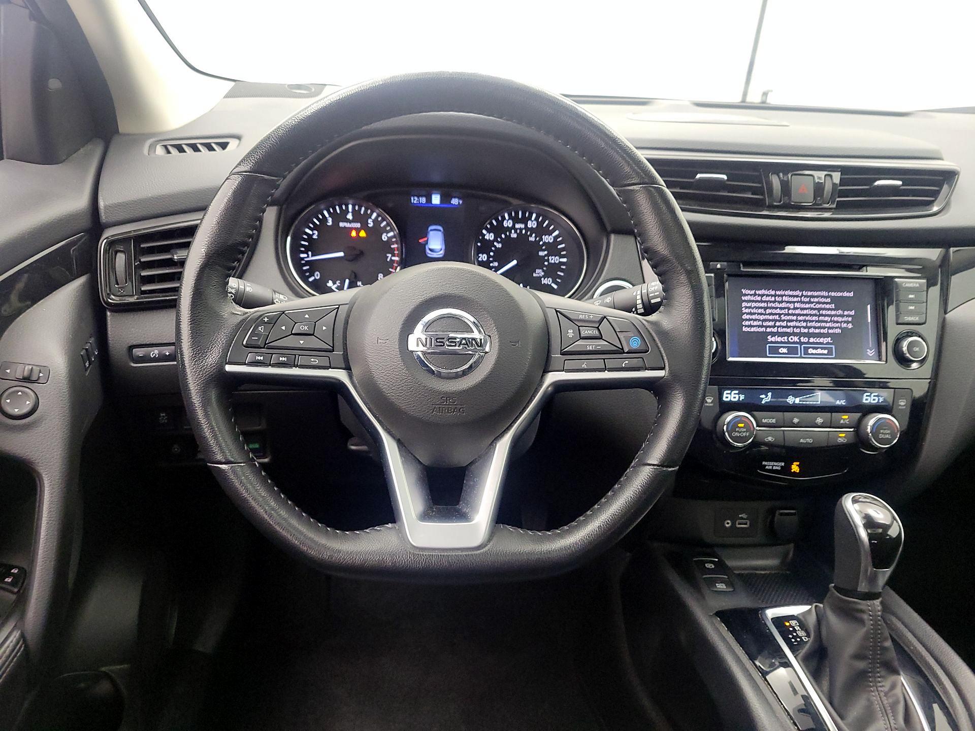 Thumbnail: 2022 Nissan Rogue Sport - 10