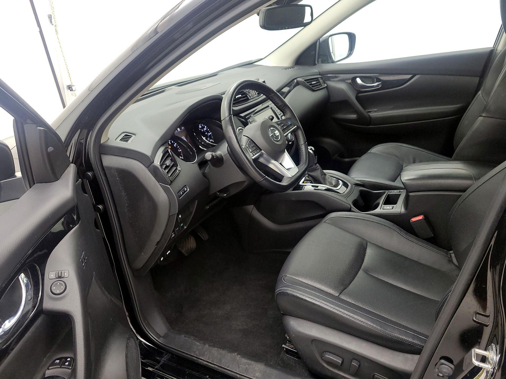 Thumbnail: 2022 Nissan Rogue Sport - 11