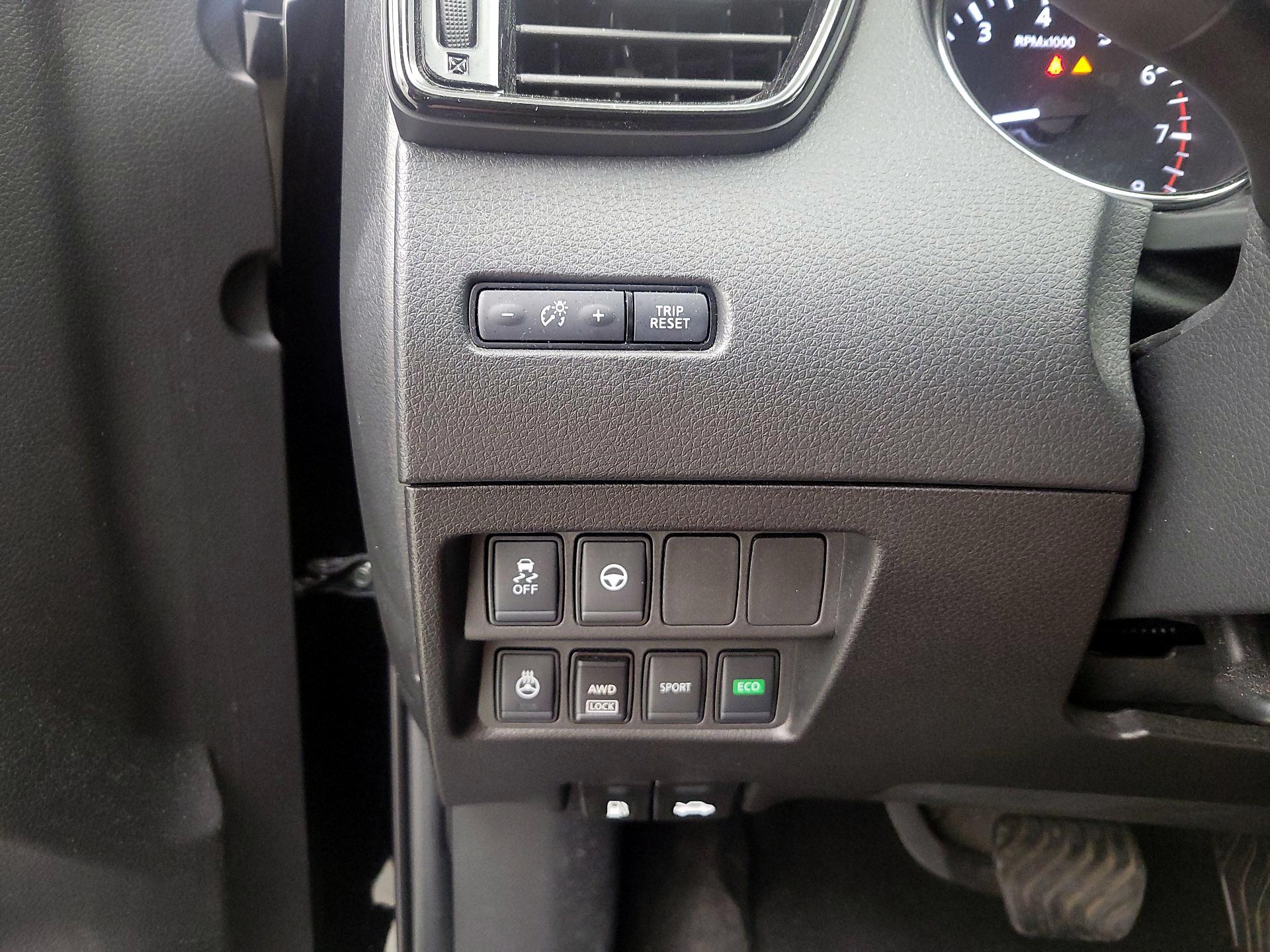 Thumbnail: 2022 Nissan Rogue Sport - 14