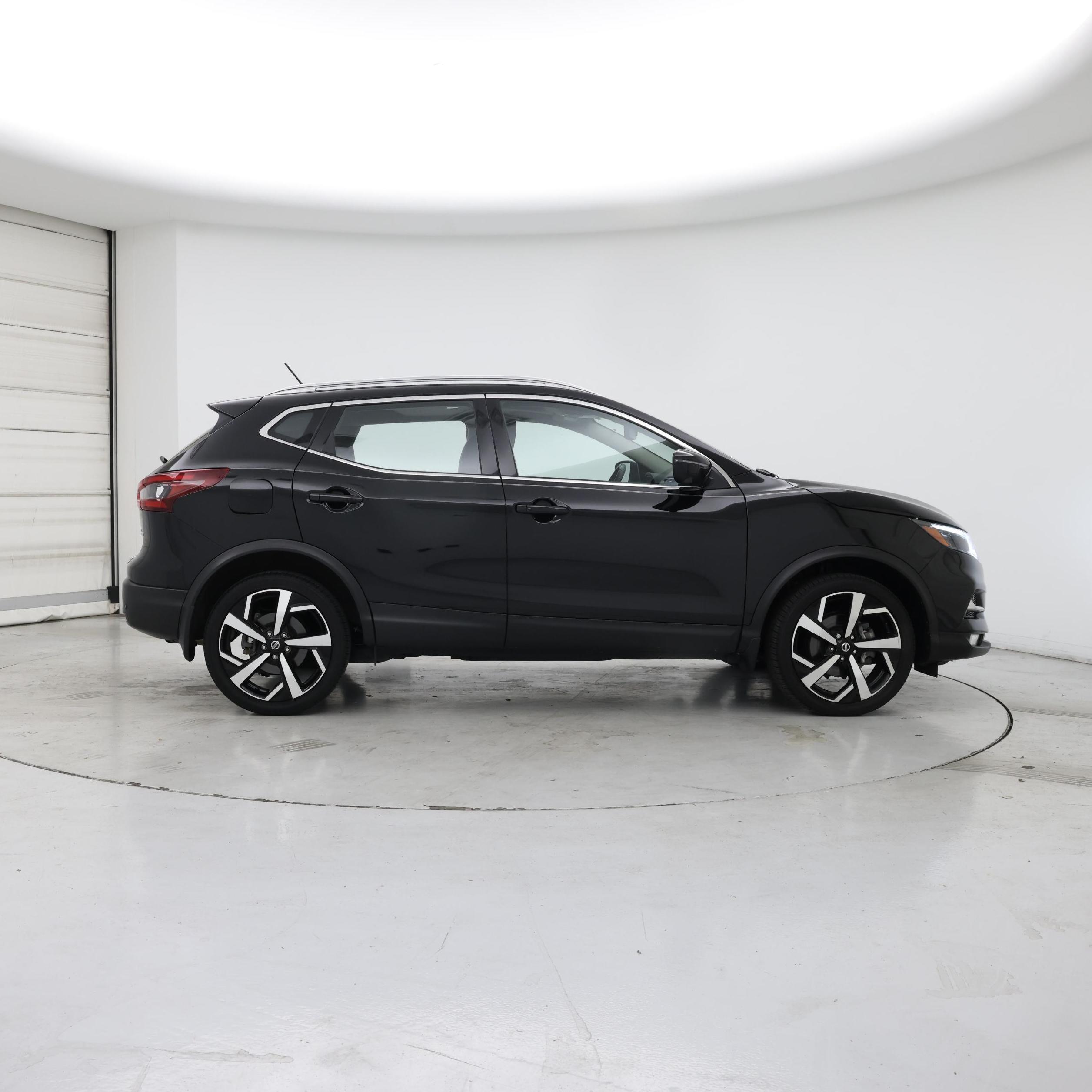 Thumbnail: 2022 Nissan Rogue Sport - 7