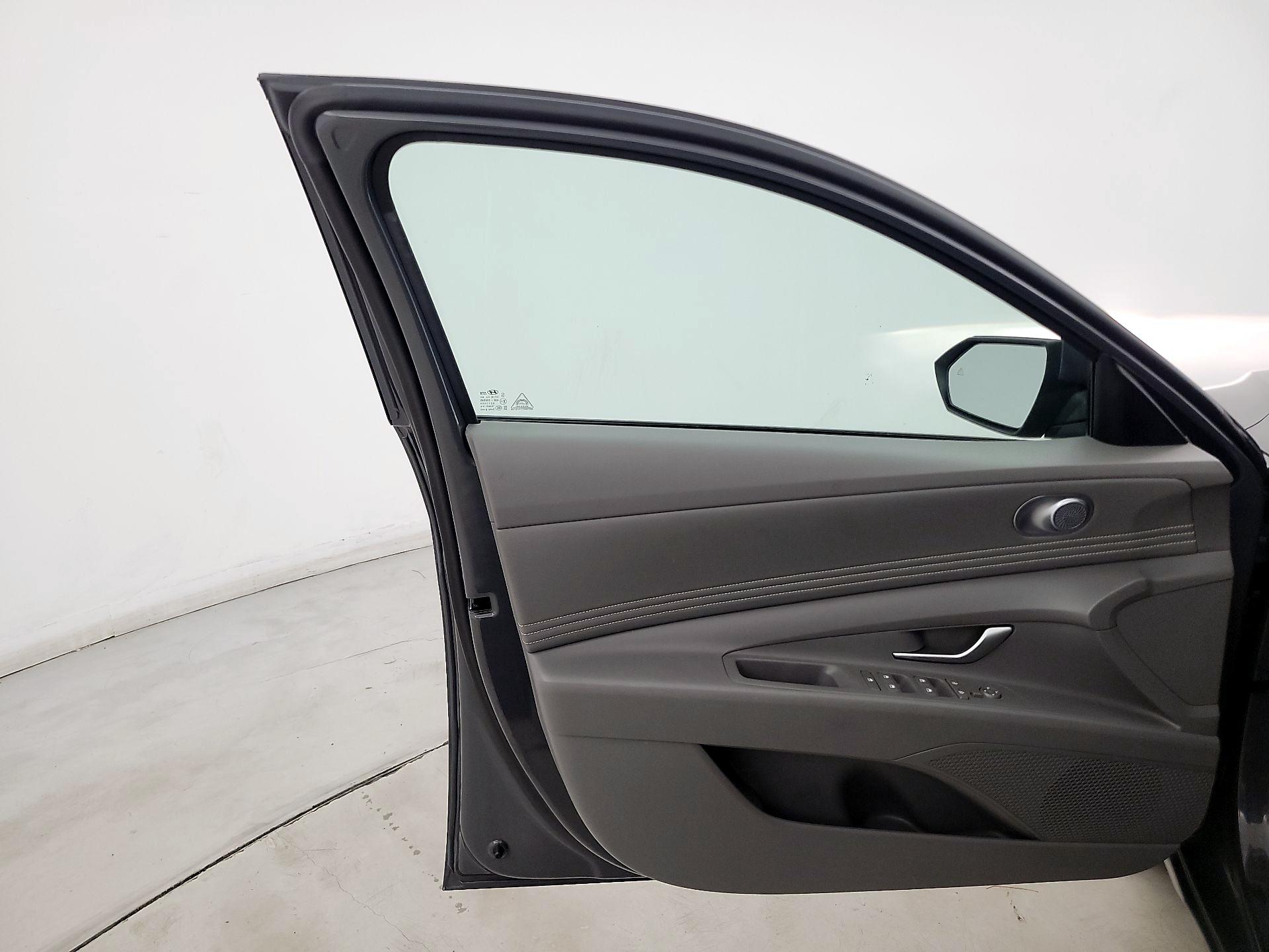 Thumbnail: 2023 Hyundai Elantra - 12