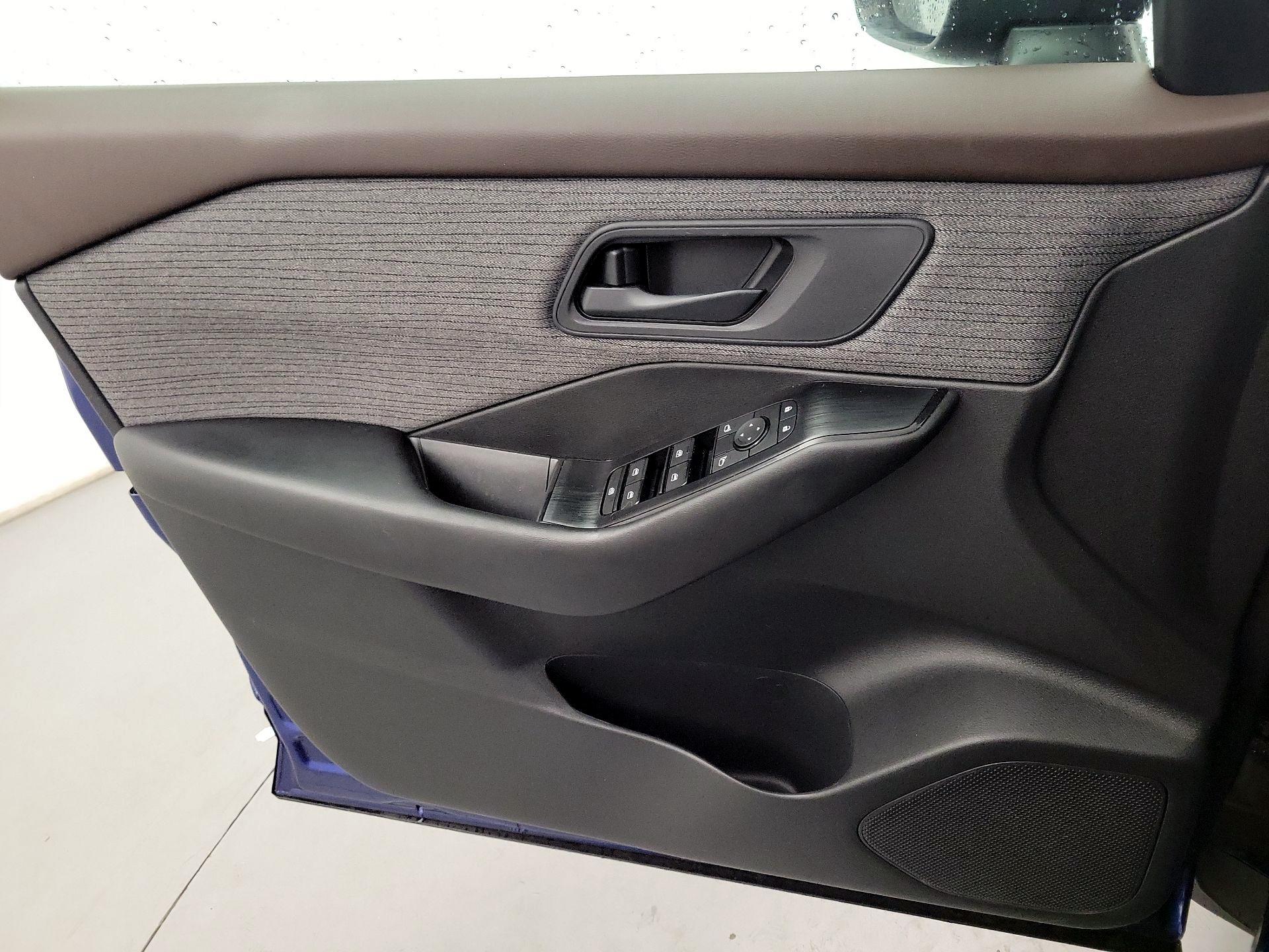 Thumbnail: 2023 Nissan Rogue - 10