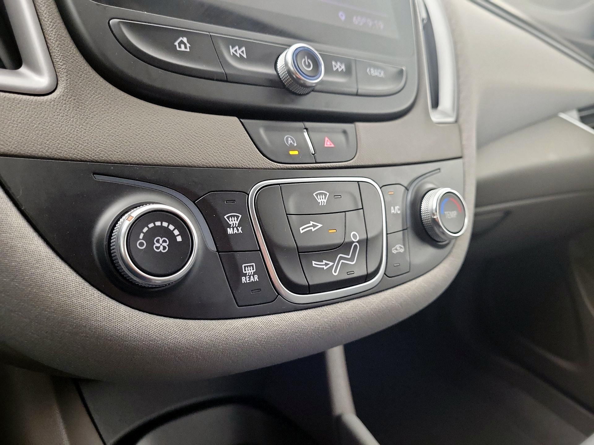 Thumbnail: 2020 Chevrolet Malibu - 14