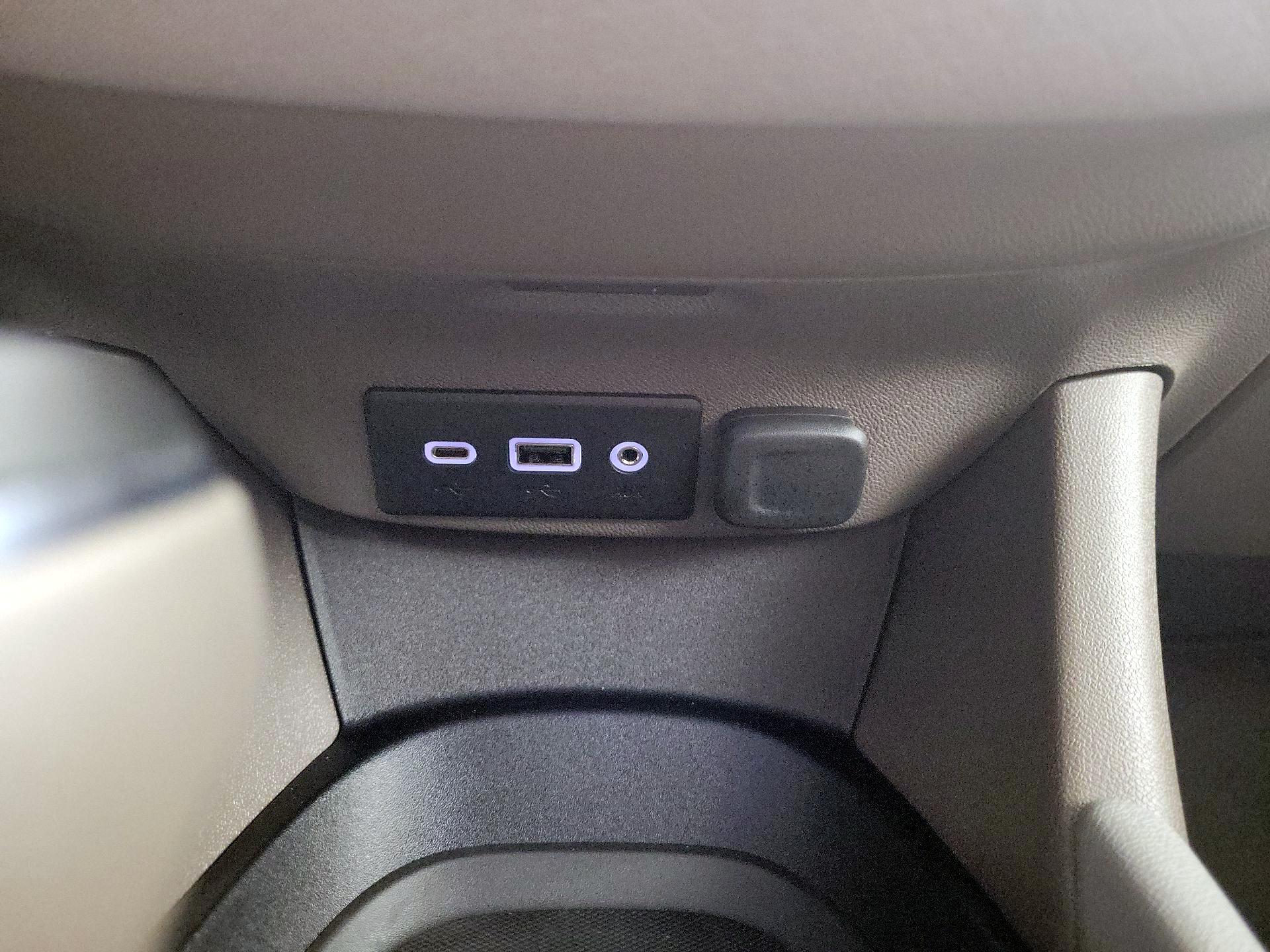 Thumbnail: 2020 Chevrolet Malibu - 16