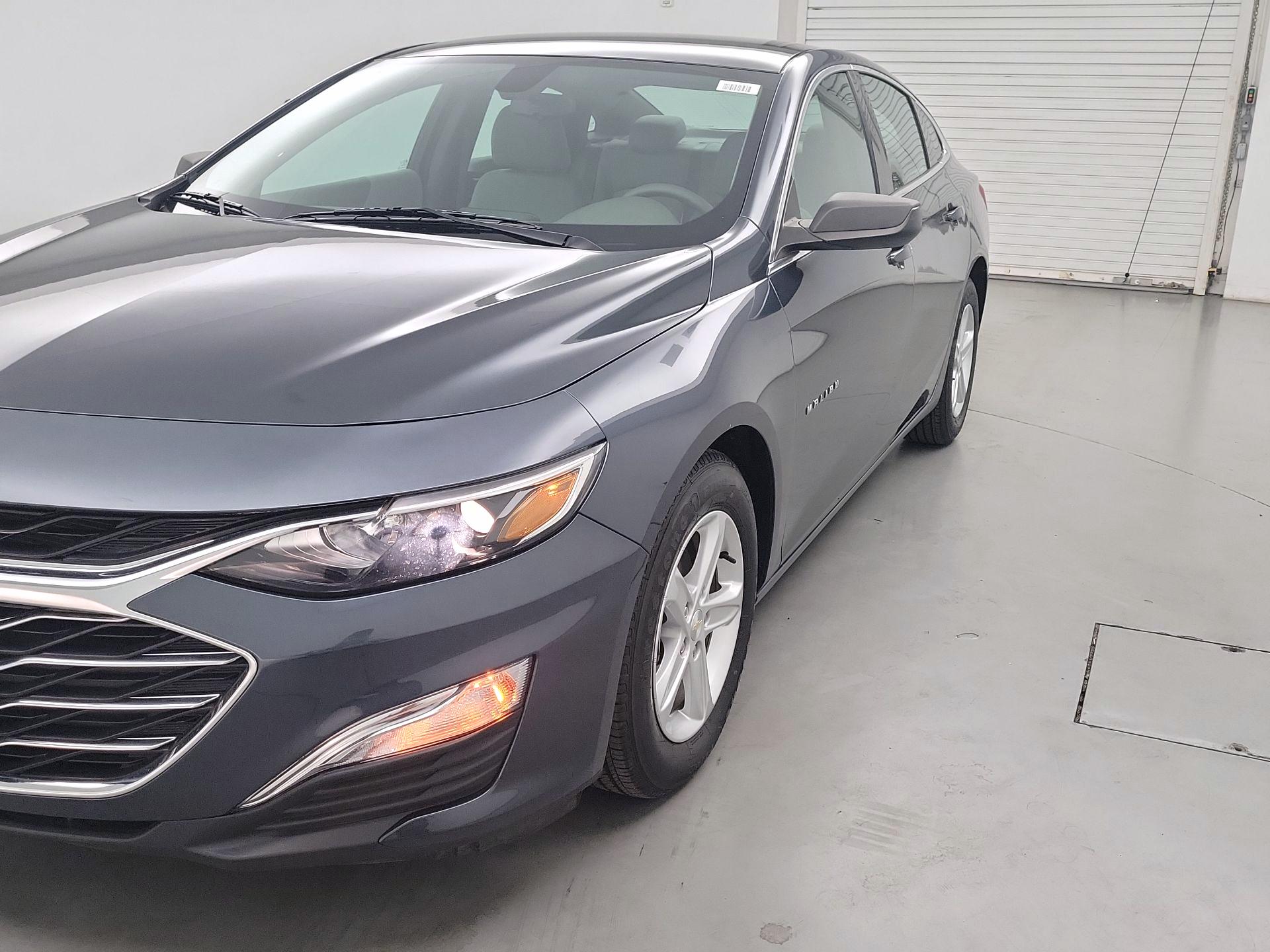 Thumbnail: 2020 Chevrolet Malibu - 3