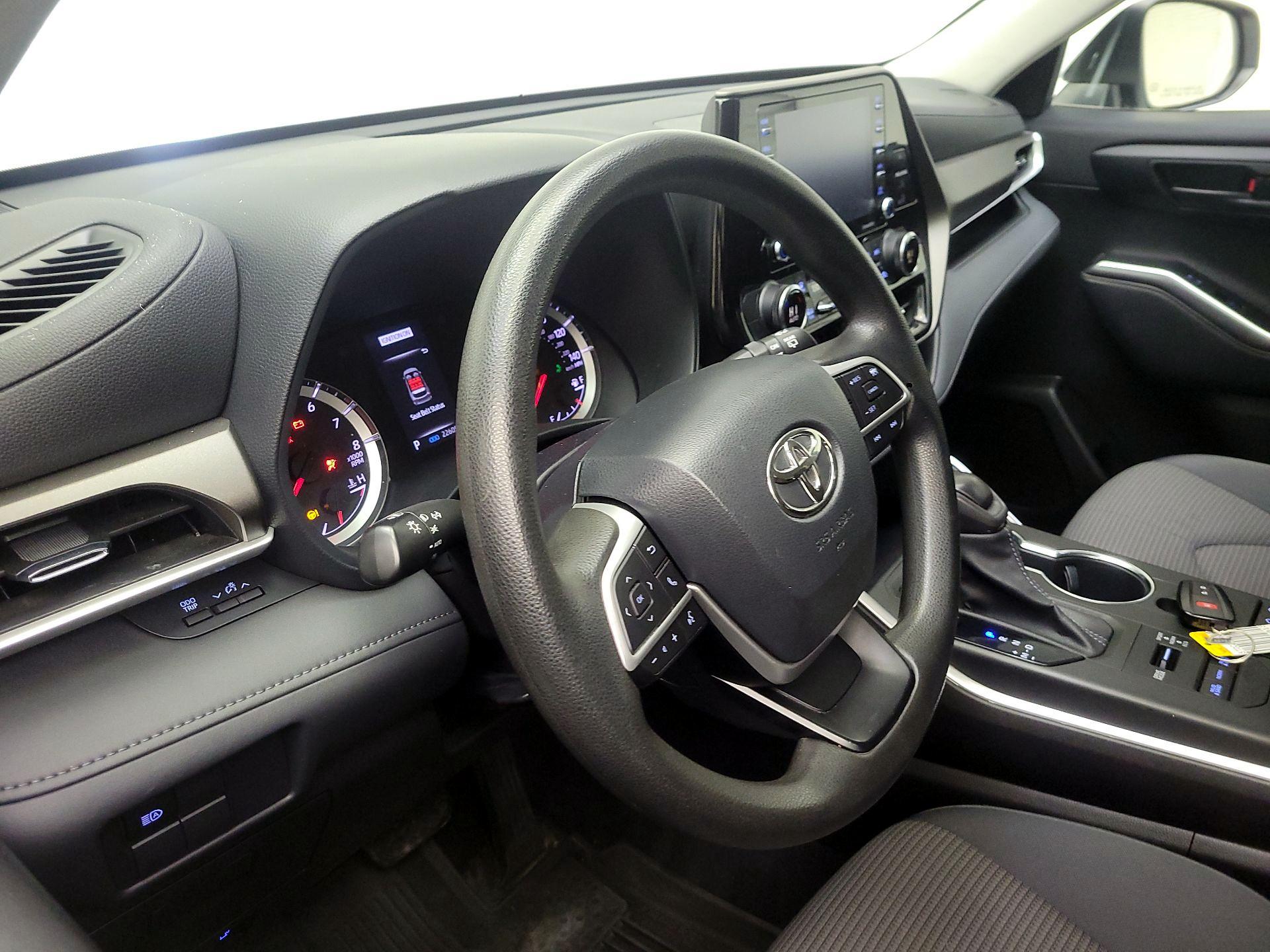 Thumbnail: 2022 Toyota Highlander - 9