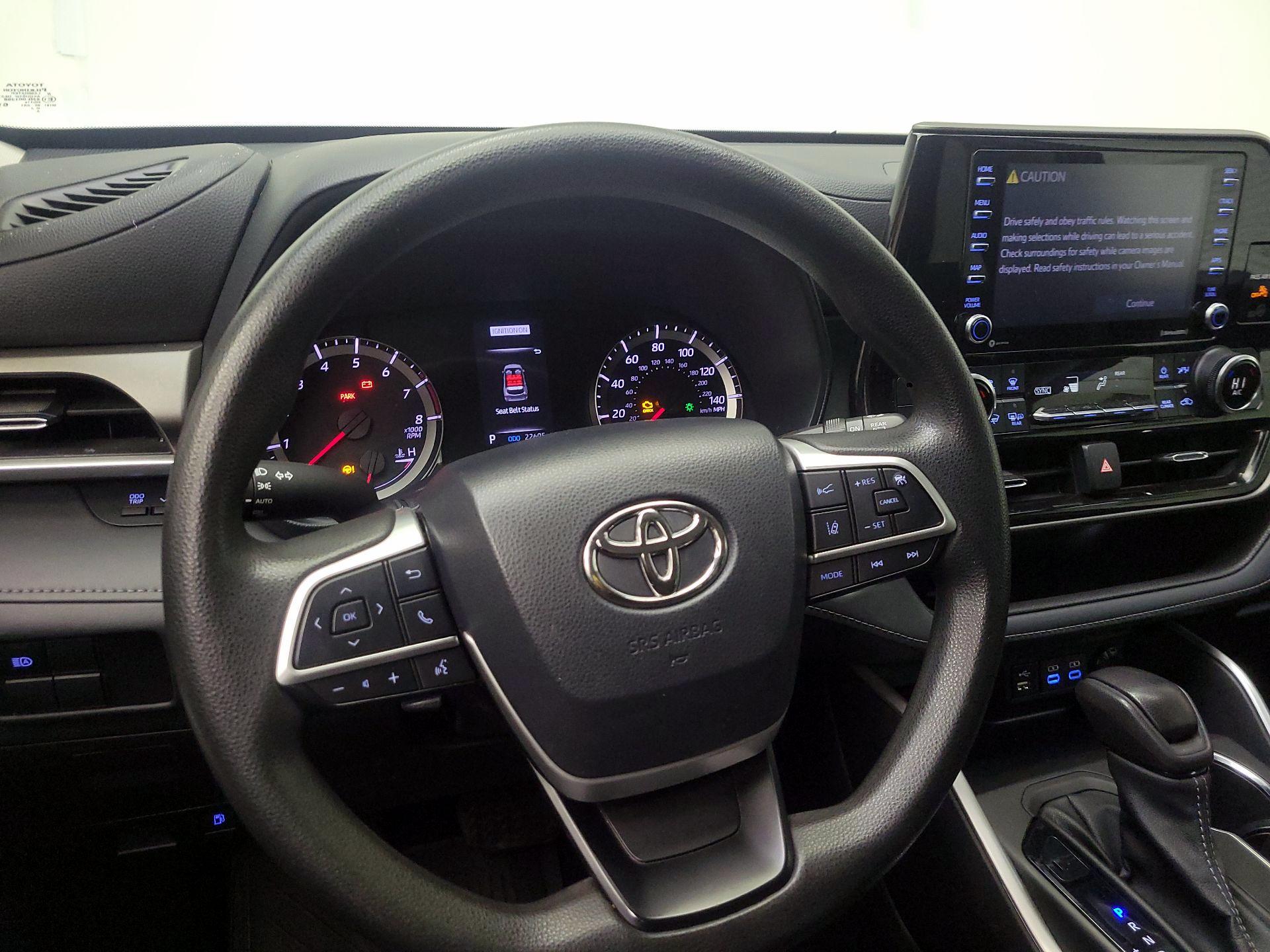 Thumbnail: 2022 Toyota Highlander - 10