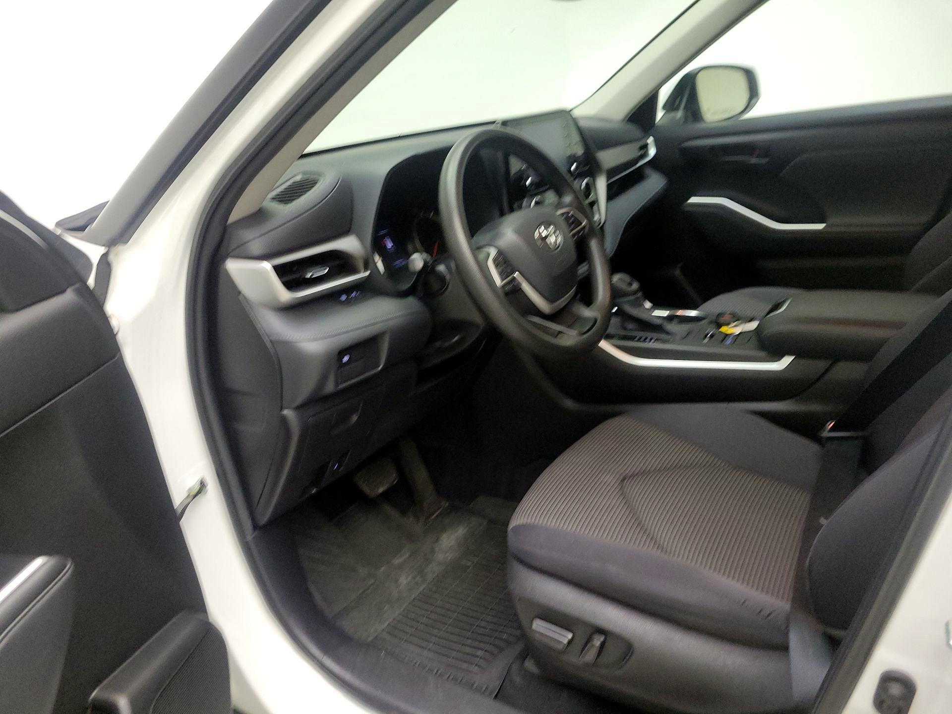 Thumbnail: 2022 Toyota Highlander - 11