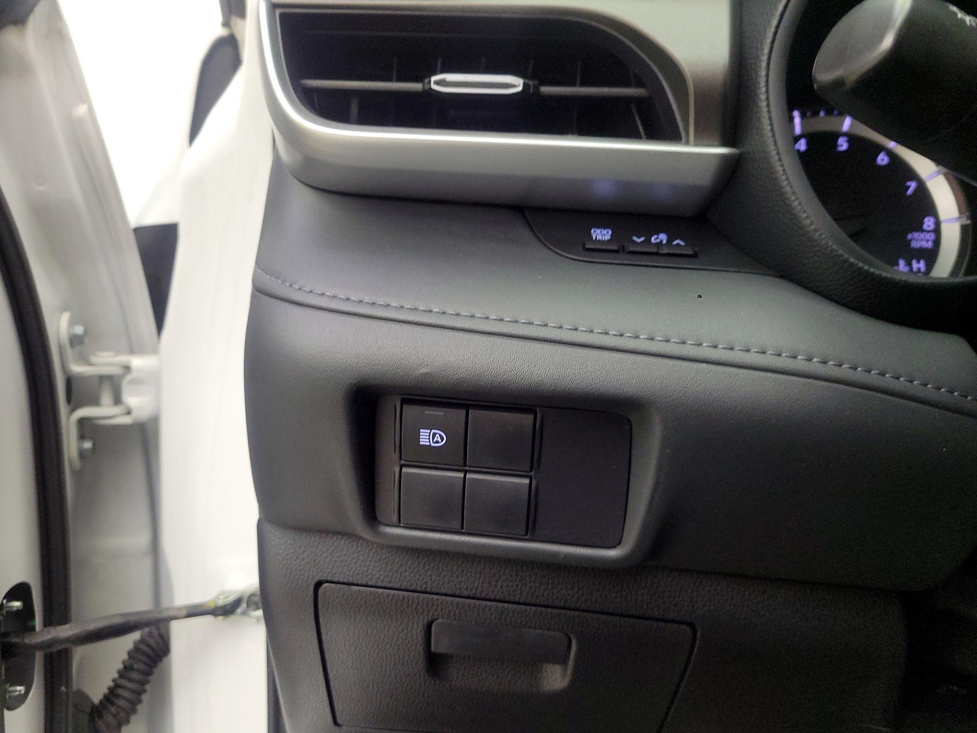 Thumbnail: 2022 Toyota Highlander - 13