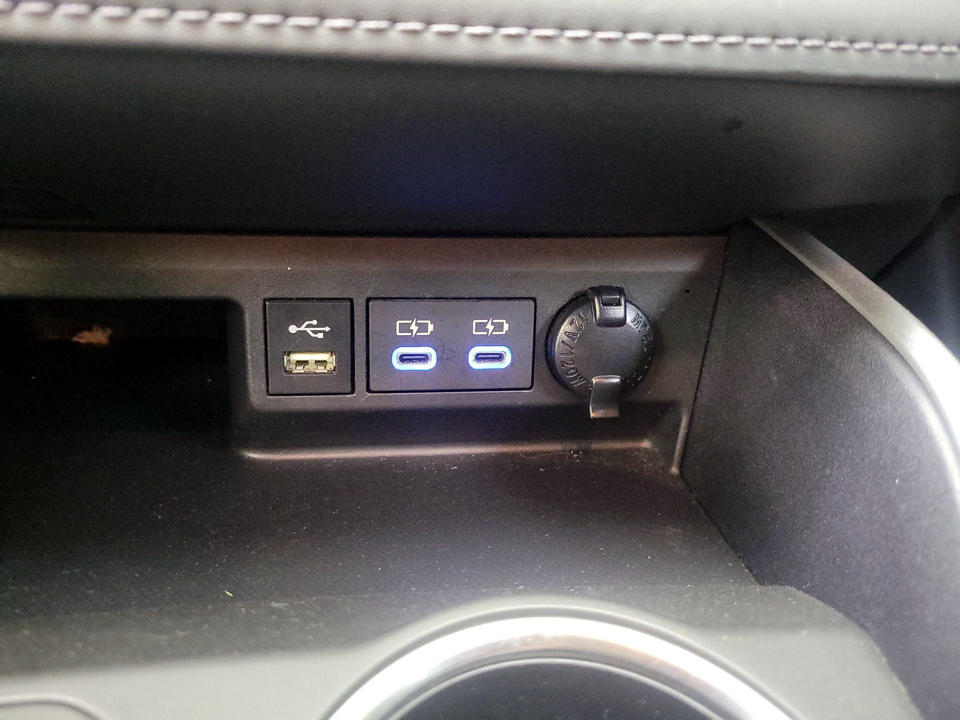 Thumbnail: 2022 Toyota Highlander - 18