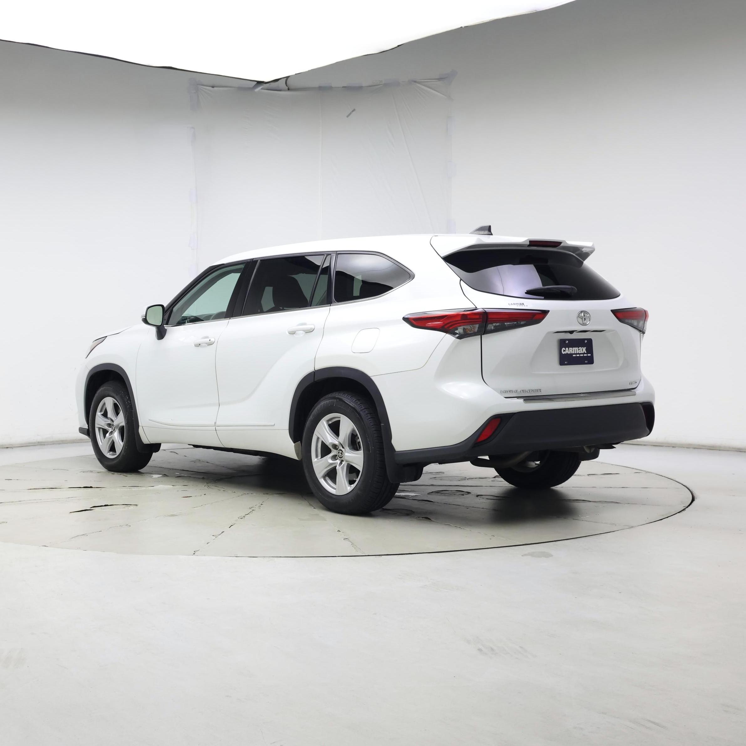 Thumbnail: 2022 Toyota Highlander - 2