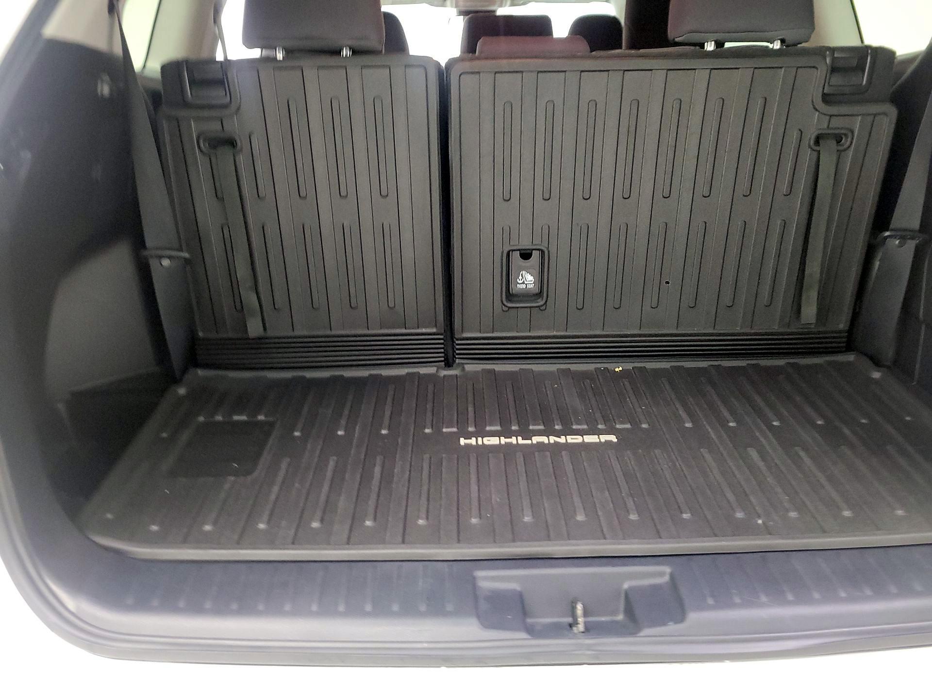 Thumbnail: 2022 Toyota Highlander - 20