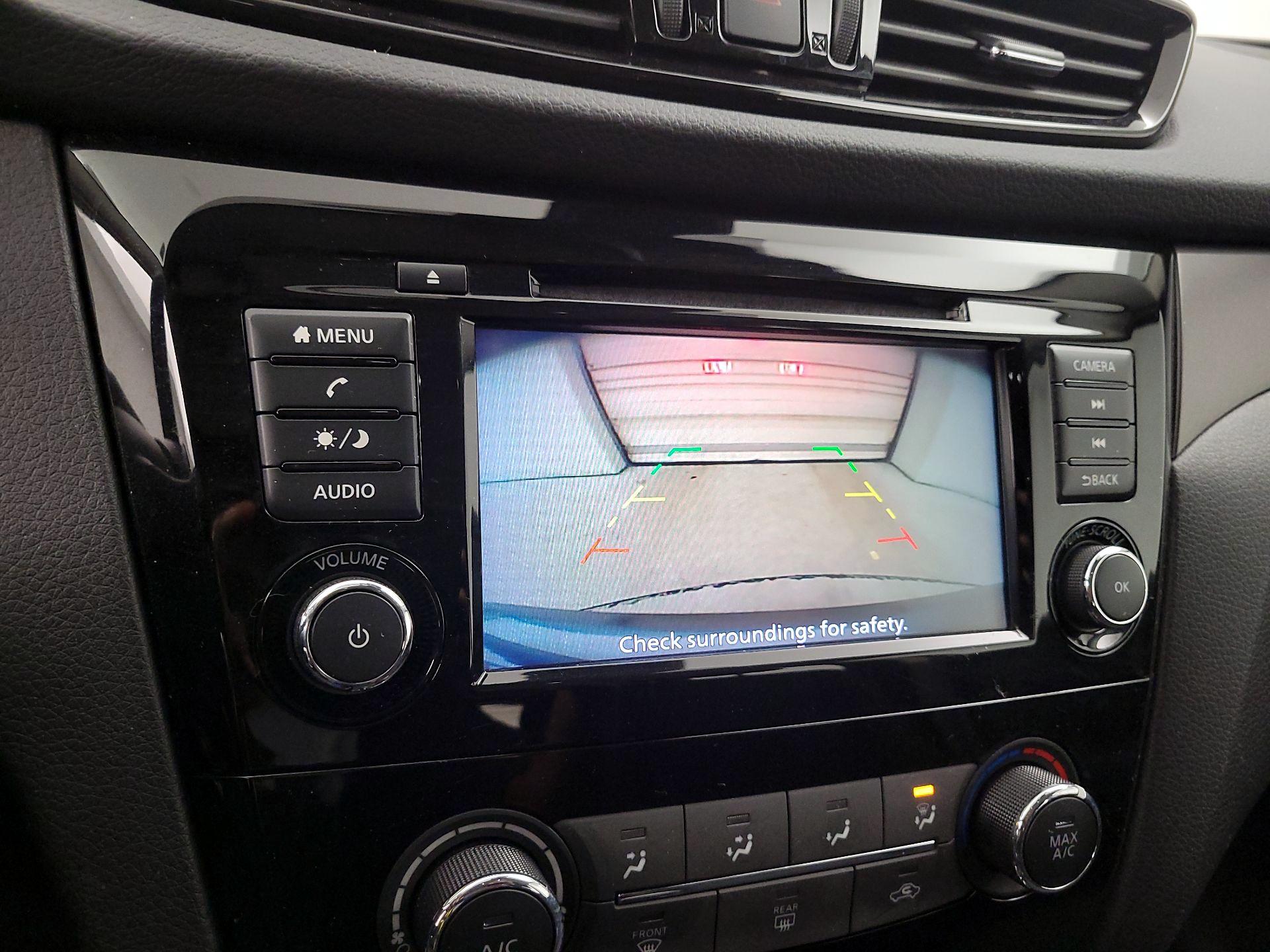 Thumbnail: 2021 Nissan Rogue Sport - 14