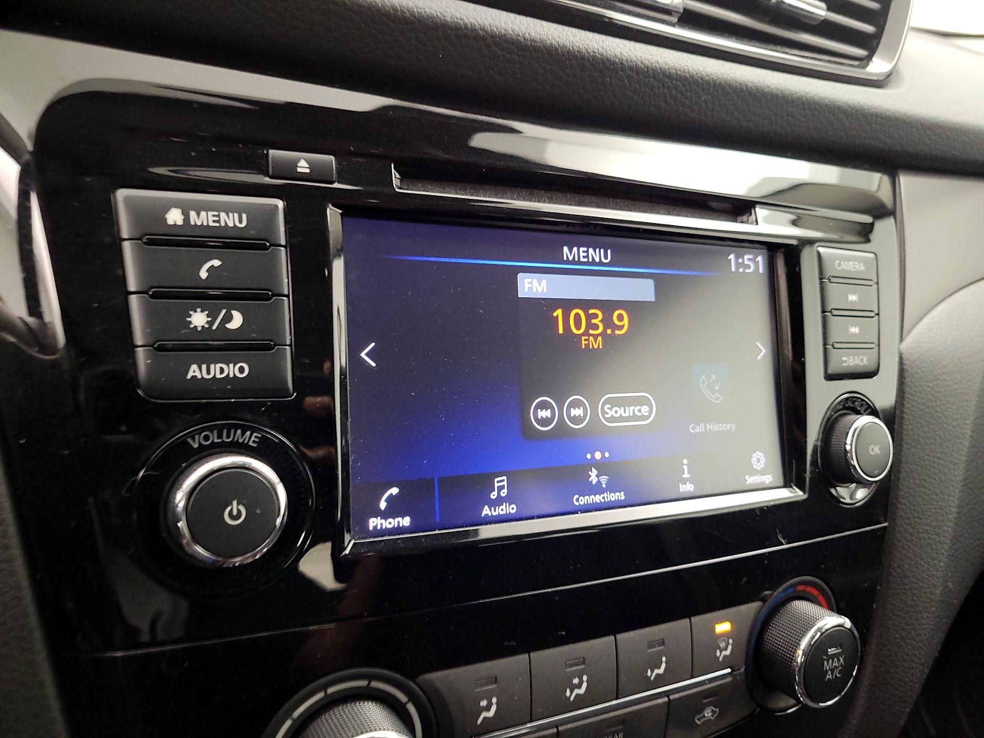 Thumbnail: 2021 Nissan Rogue Sport - 15