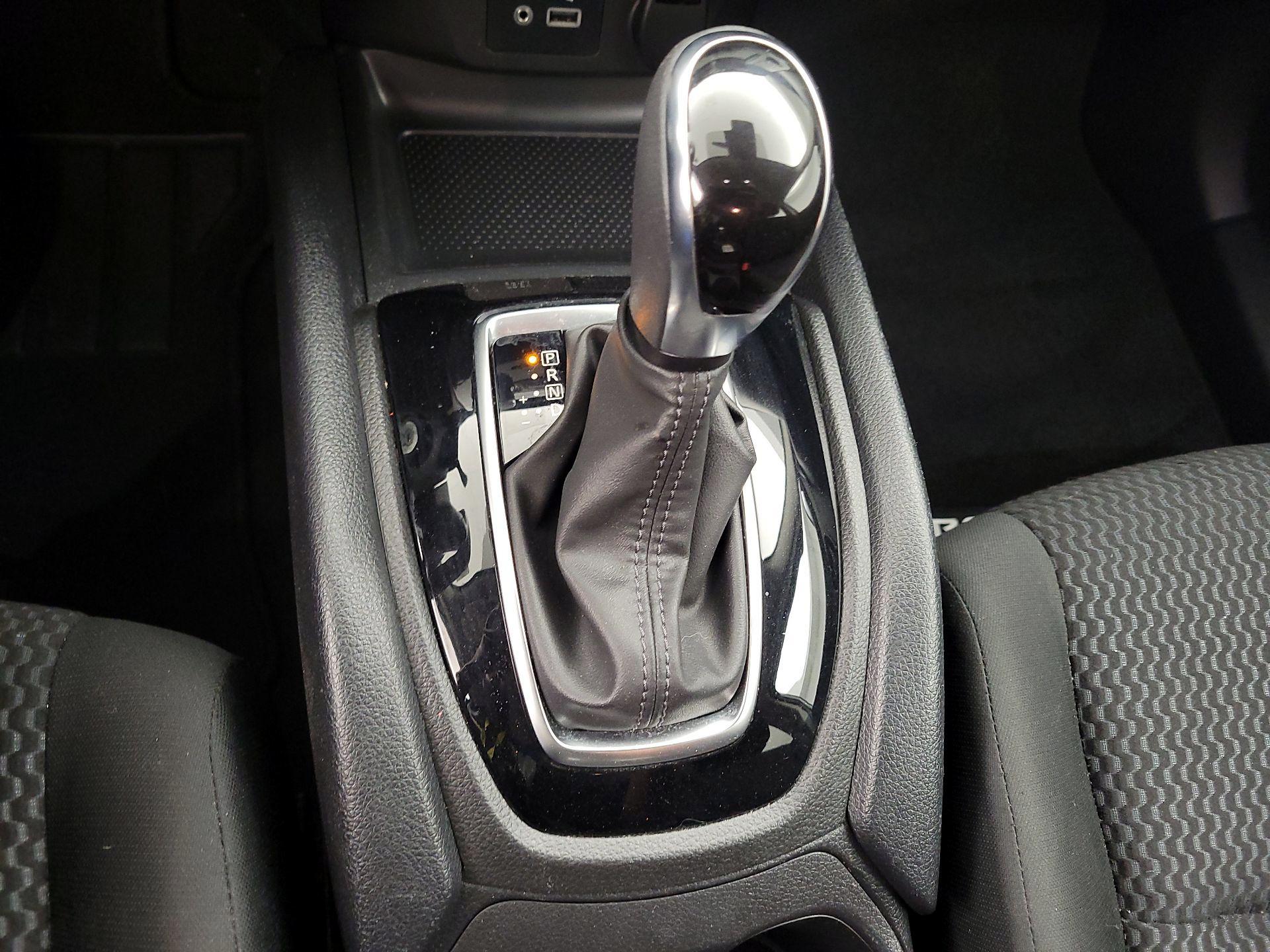 Thumbnail: 2021 Nissan Rogue Sport - 17