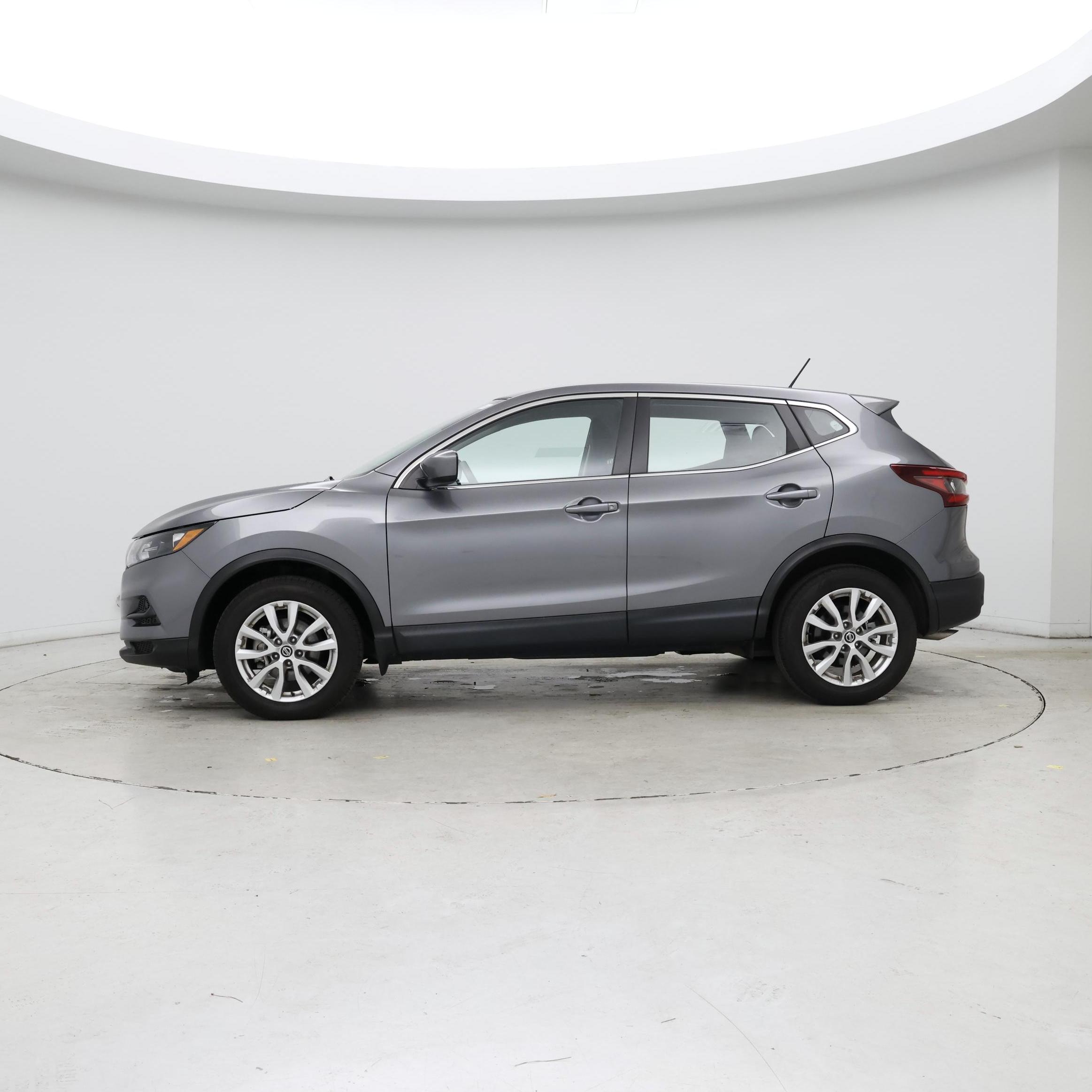 Thumbnail: 2021 Nissan Rogue Sport - 3