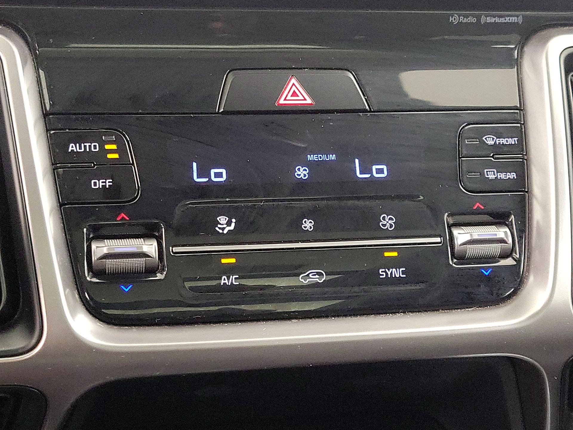 Thumbnail: 2023 Kia Sorento - 17