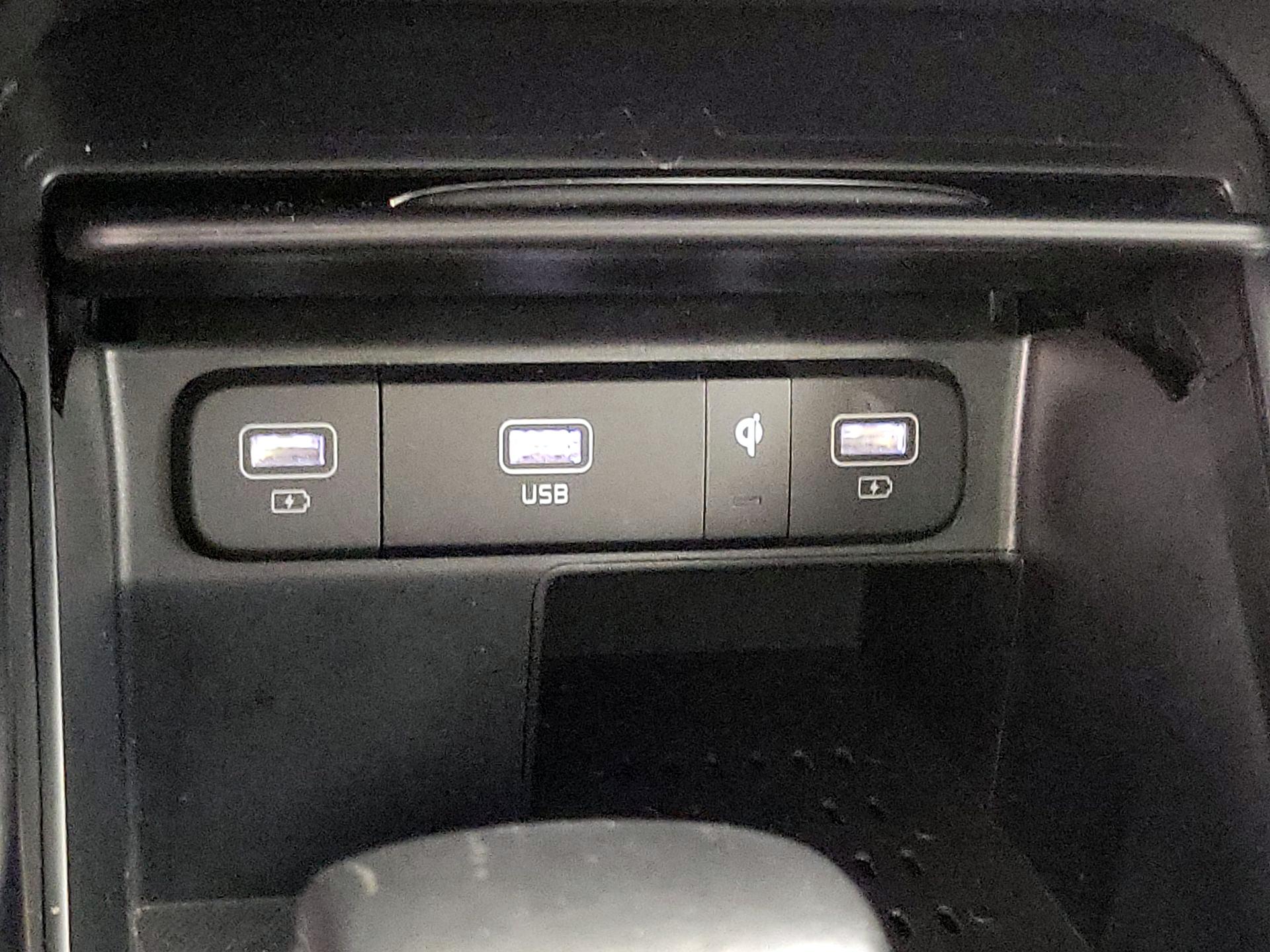 Thumbnail: 2023 Kia Sorento - 19